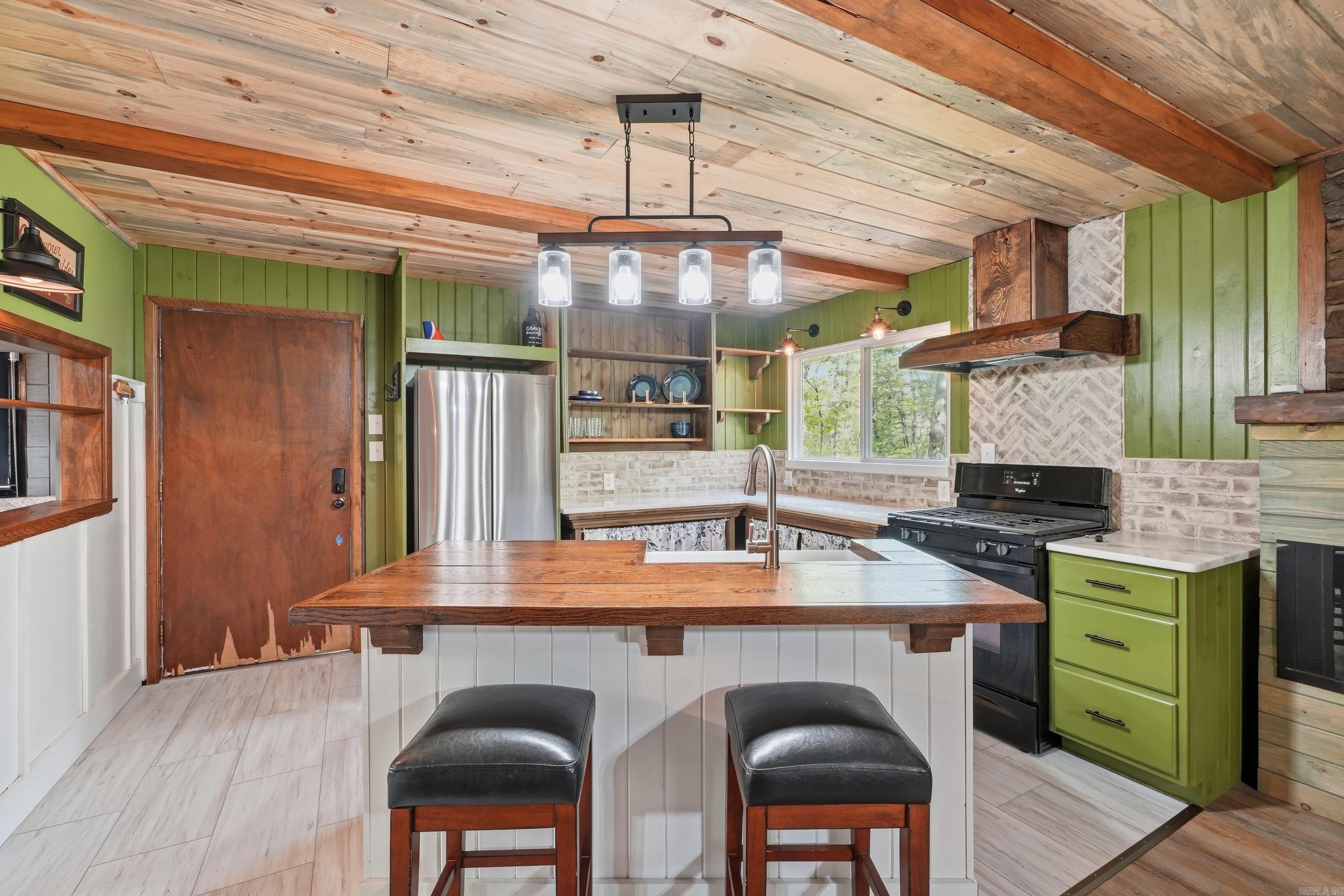 FRONTIER CANYON - LAKE - Residential