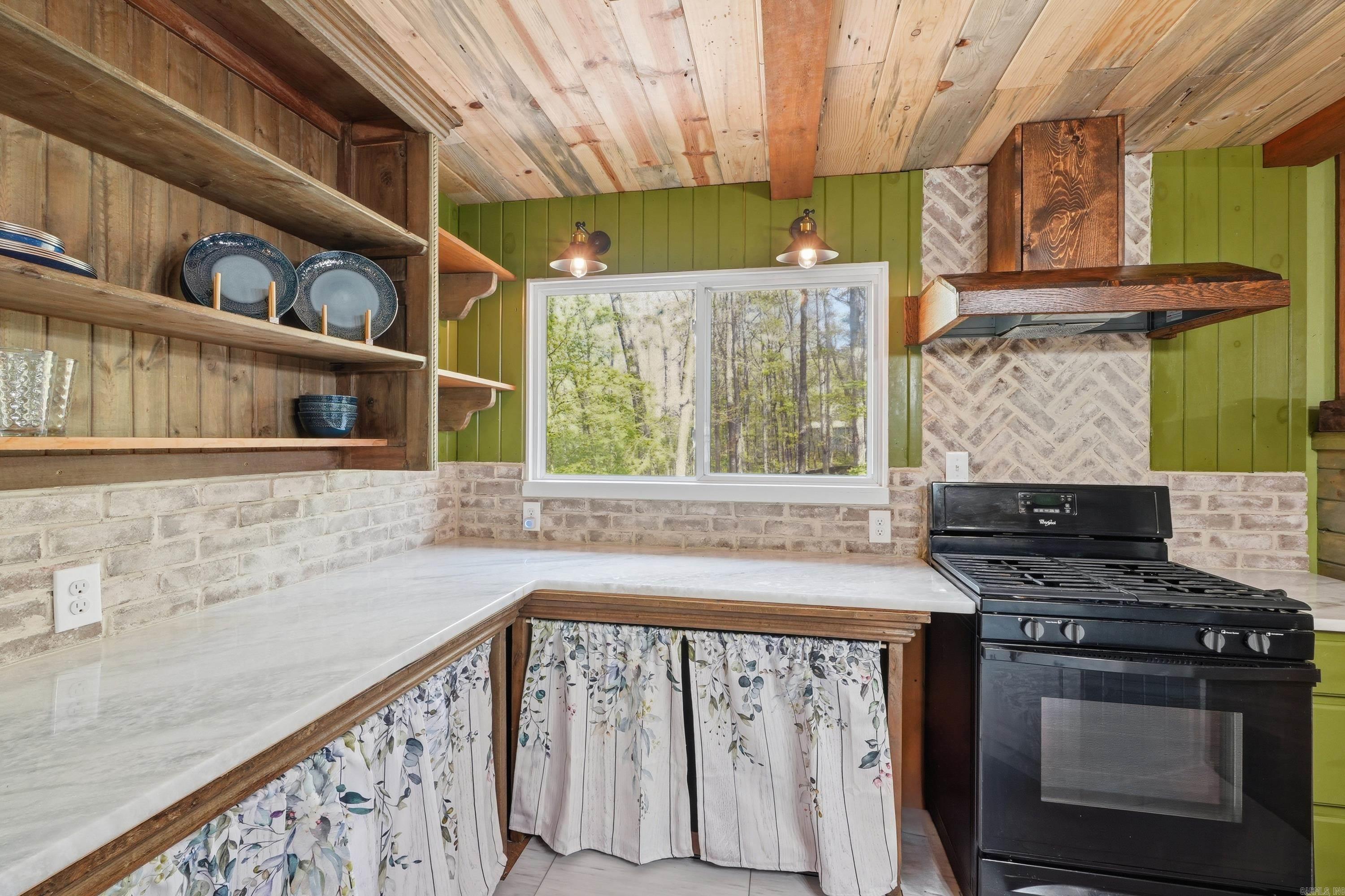 FRONTIER CANYON - LAKE - Residential