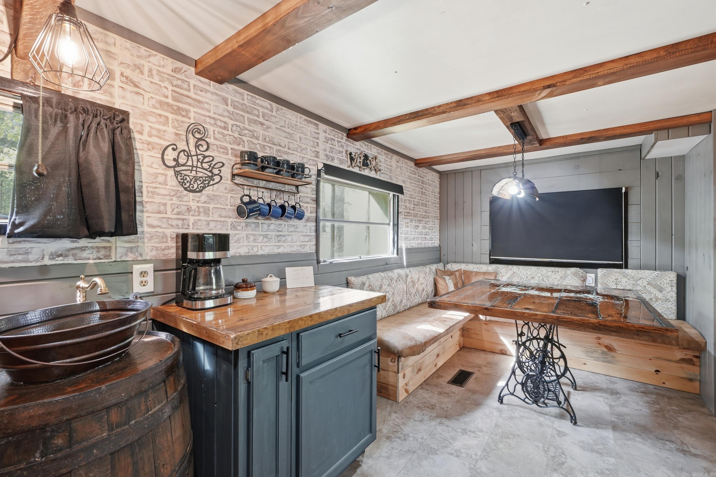 FRONTIER CANYON - LAKE - Residential