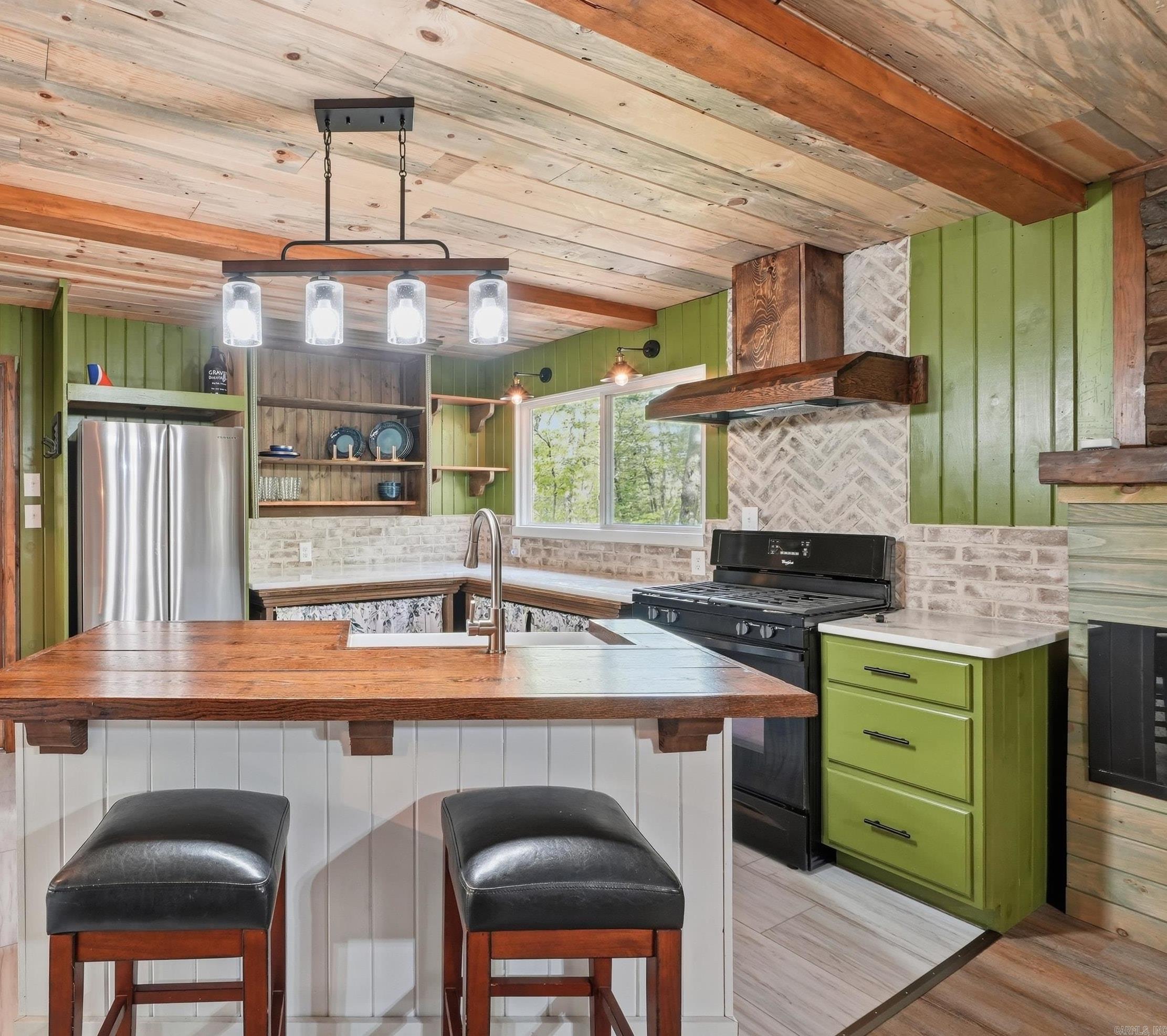 FRONTIER CANYON - LAKE - Residential