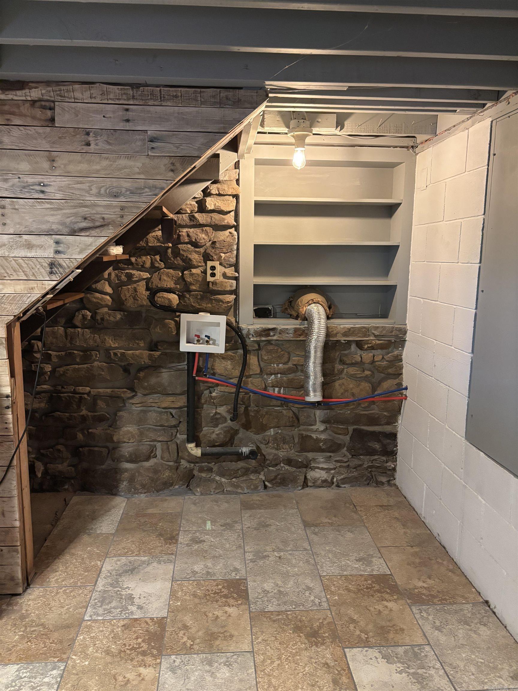 FRONTIER CANYON - LAKE - Residential