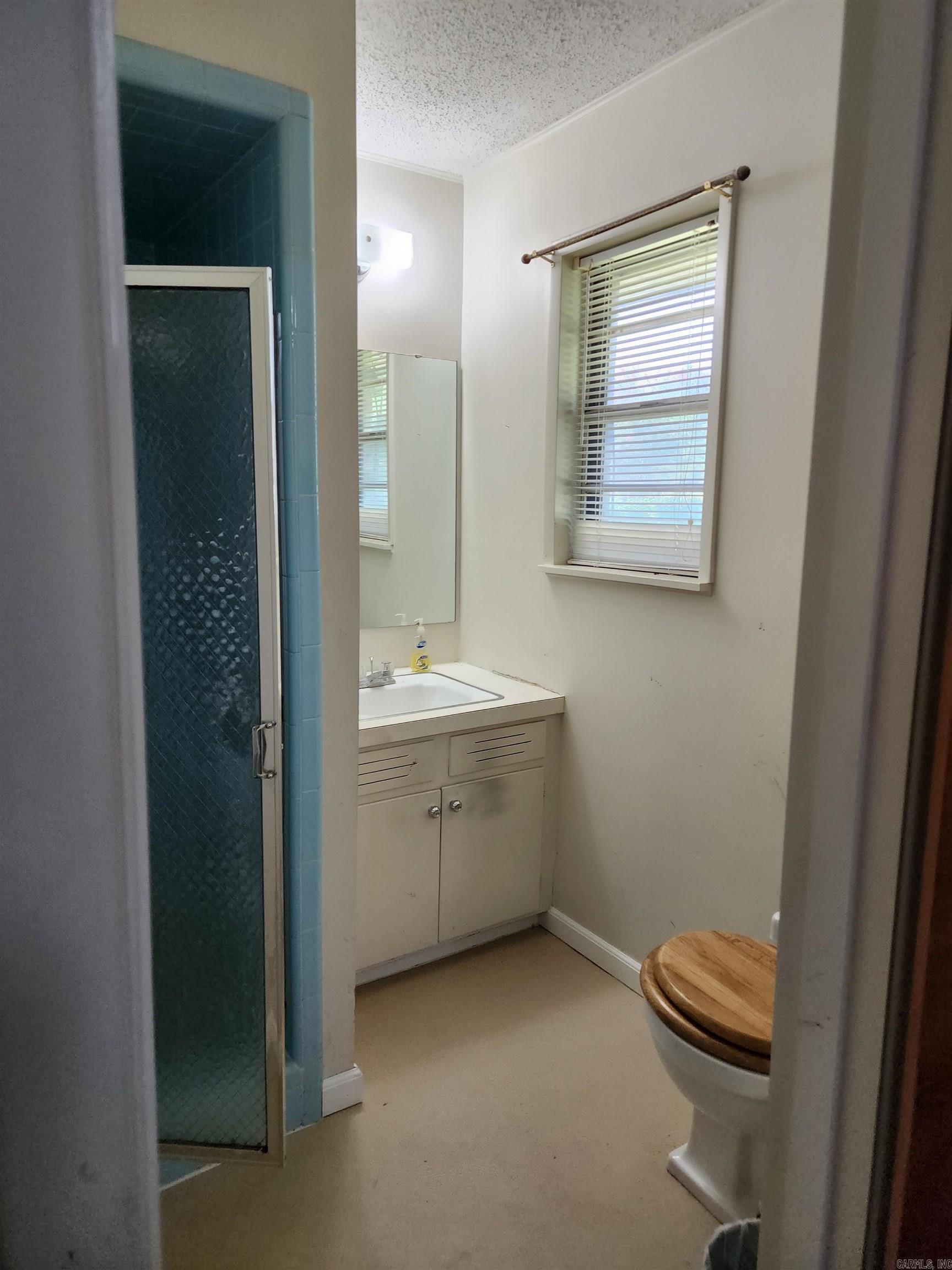 TOWN & COUNTRY - Residential