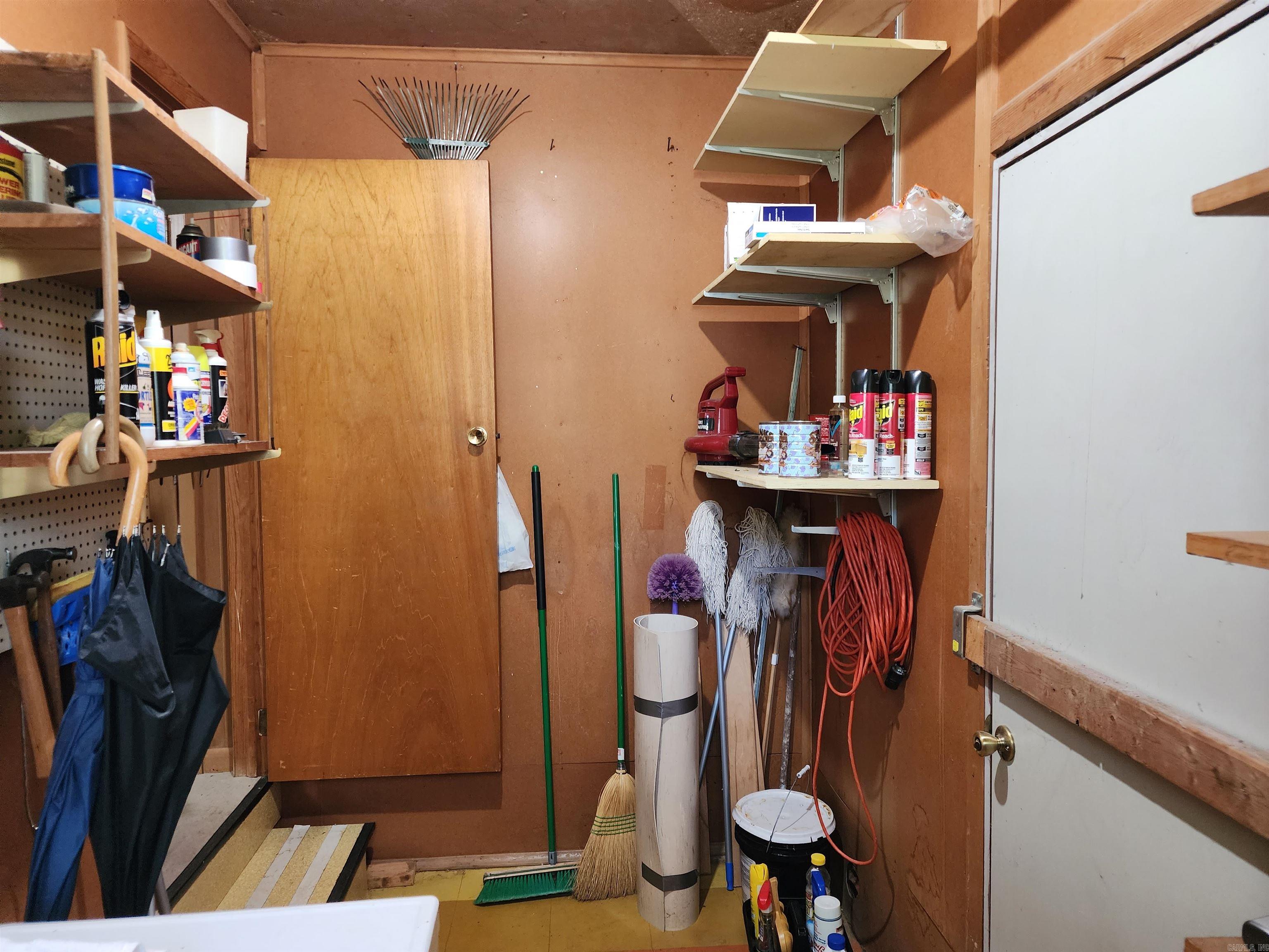 TOWN & COUNTRY - Residential