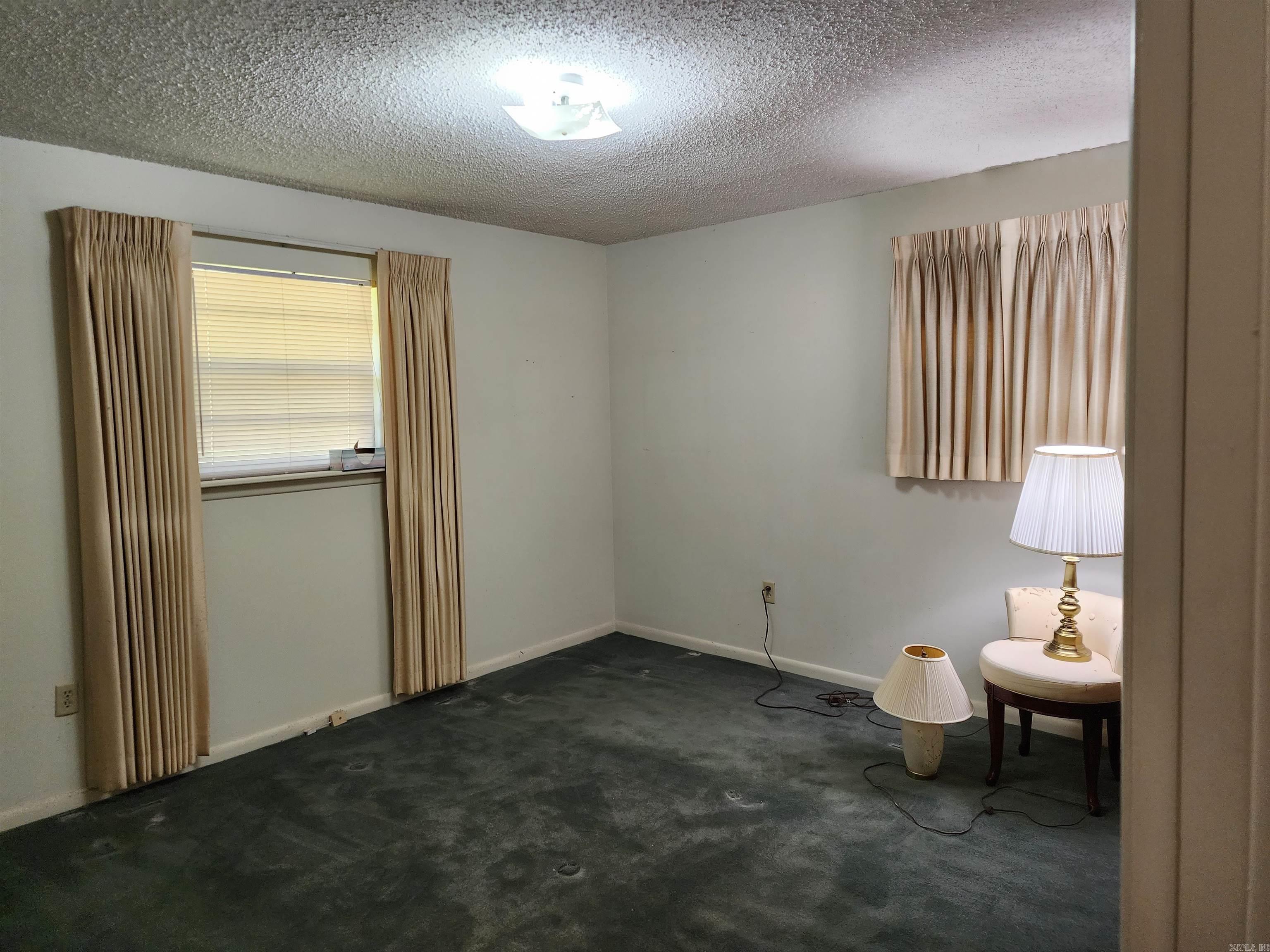 TOWN & COUNTRY - Residential