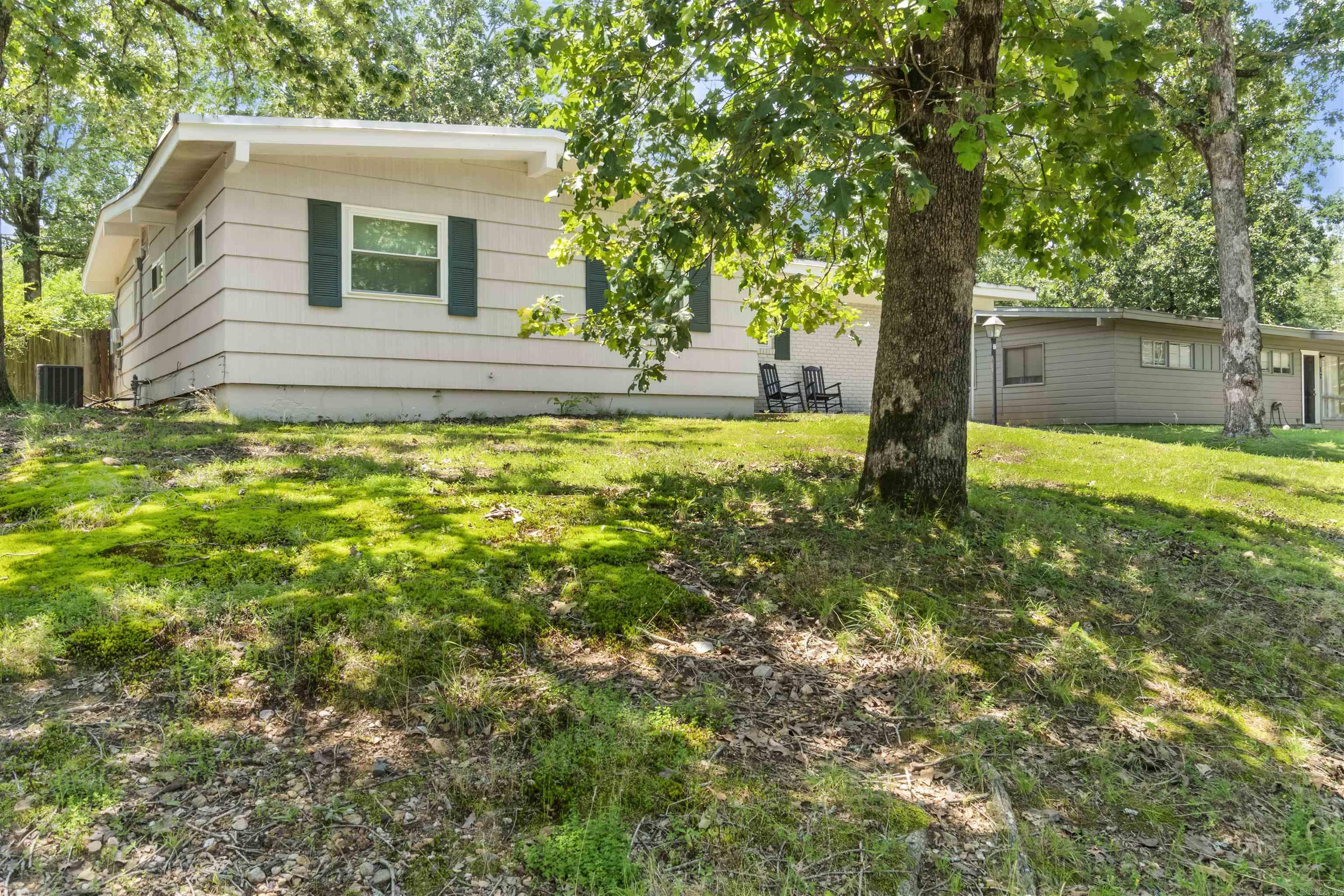 MEADOWCLIFF - Residential