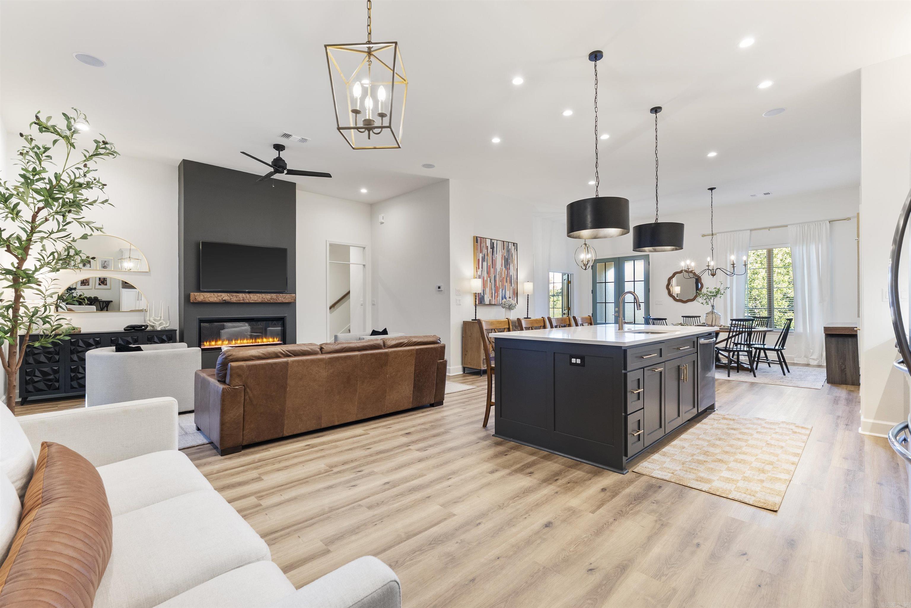 CHENAL VALLEY CHALLAIN PLACE - Residential