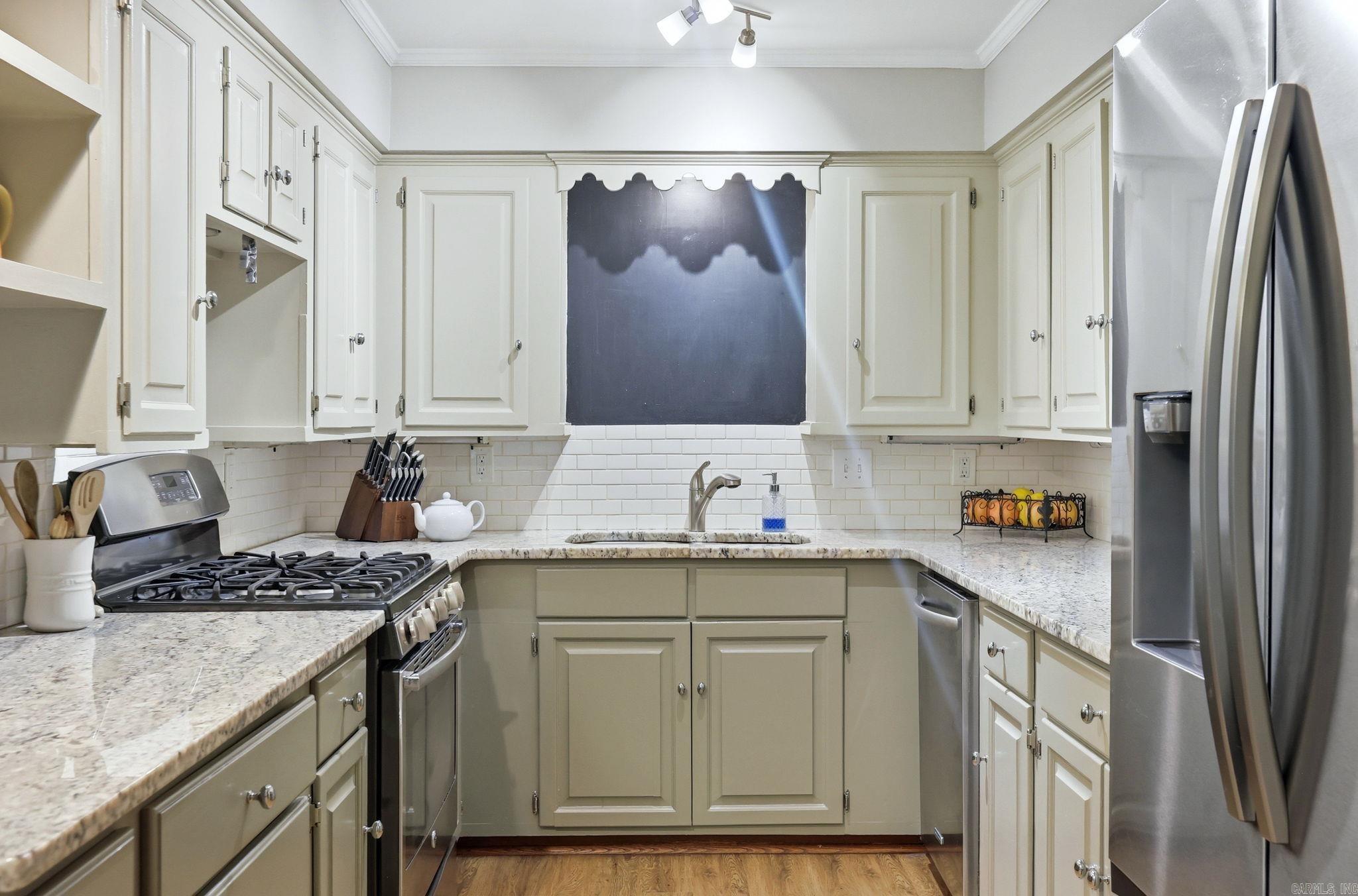 COLONY WEST - Residential