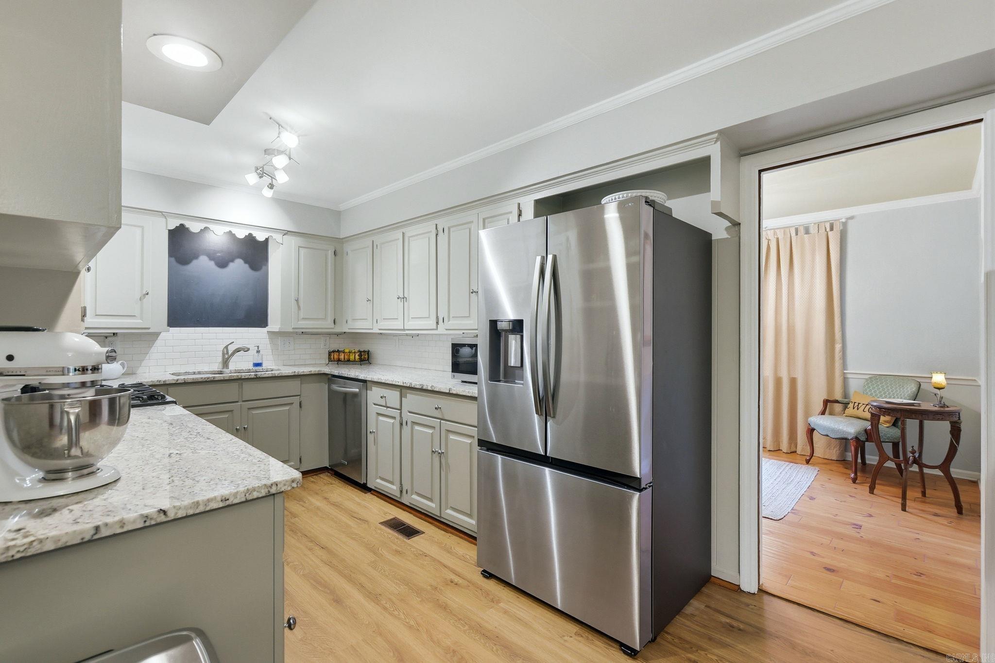 COLONY WEST - Residential