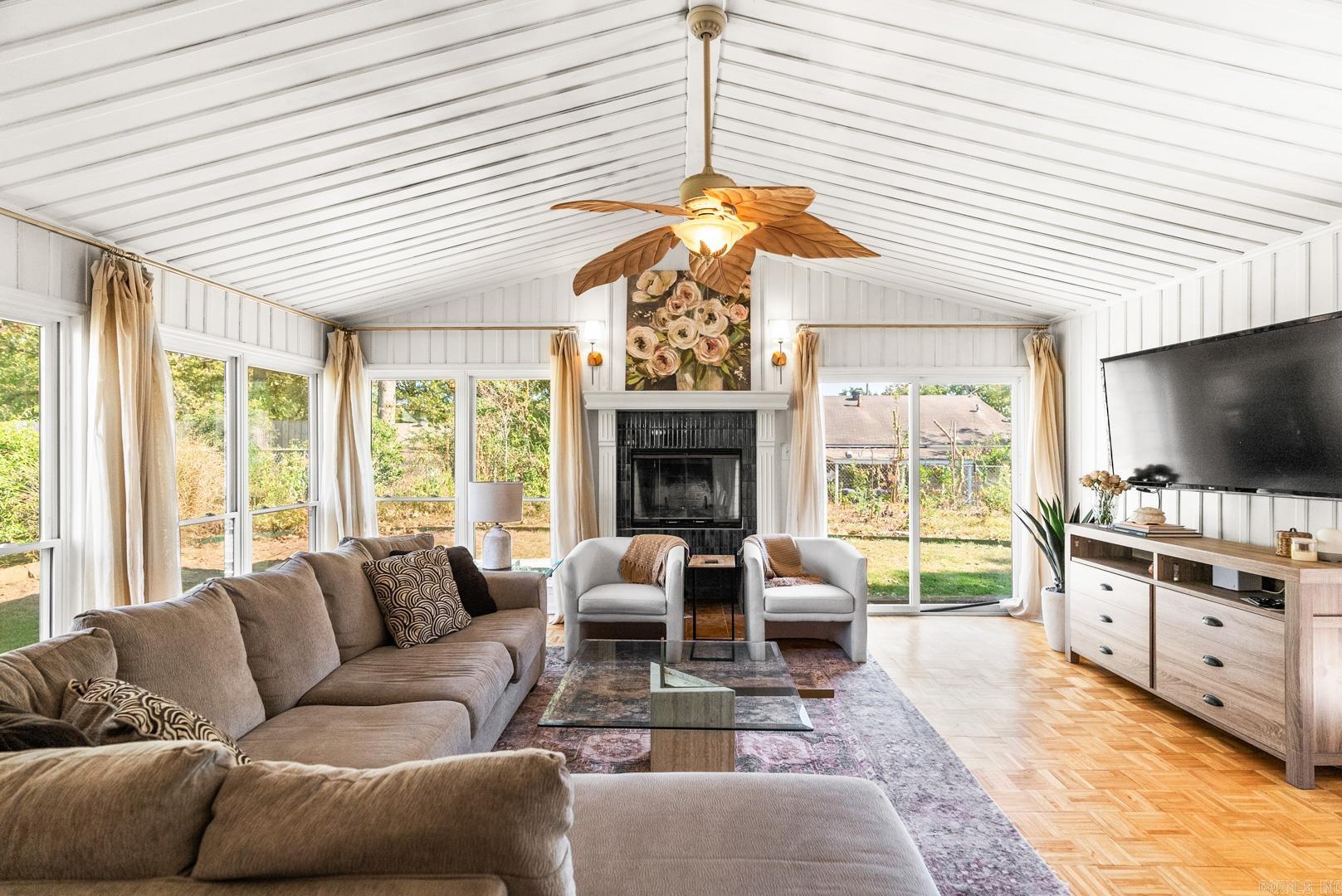 ECHO VALLEY - Residential