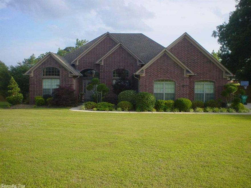 This is a family friendly neighborhood.  Located in the Greenbrier/Wooster School District.  Beautiful hardwood floors throughout the great room, dining room, hall and master bedroom.  12 ft ceiling in the great room and 9ft ceilings throughout.  Well insulated home with low E windows.  Levelized electric bill approx. $150 per month in past 6 years. Gas fire logs and a gas water heater.   Beautiful master suite with a huge walk in closet.  Located in a culdesac with a 8ft privacy fenced yard.