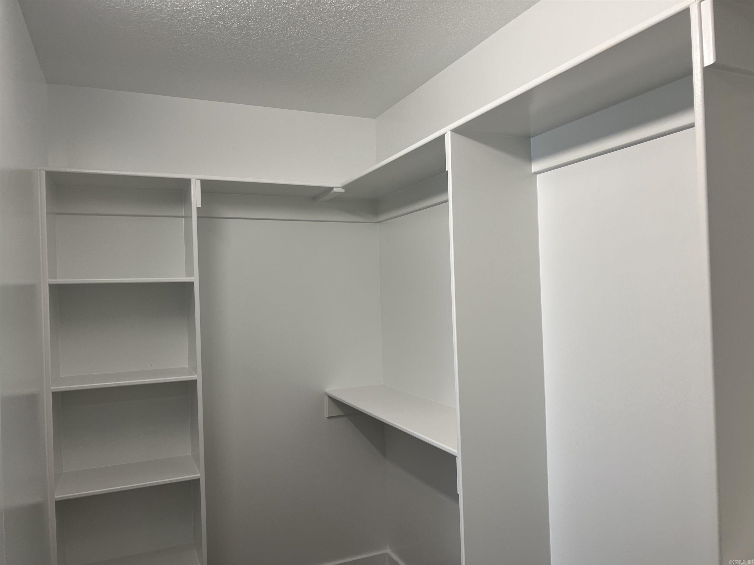 SIERRA HILLS - Residential