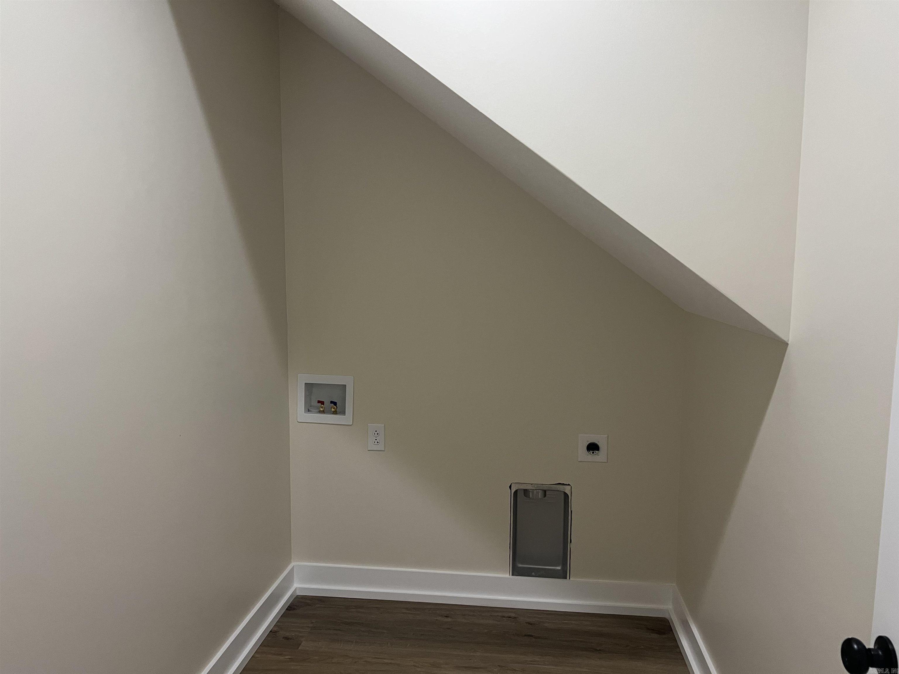 SIERRA HILLS - Residential