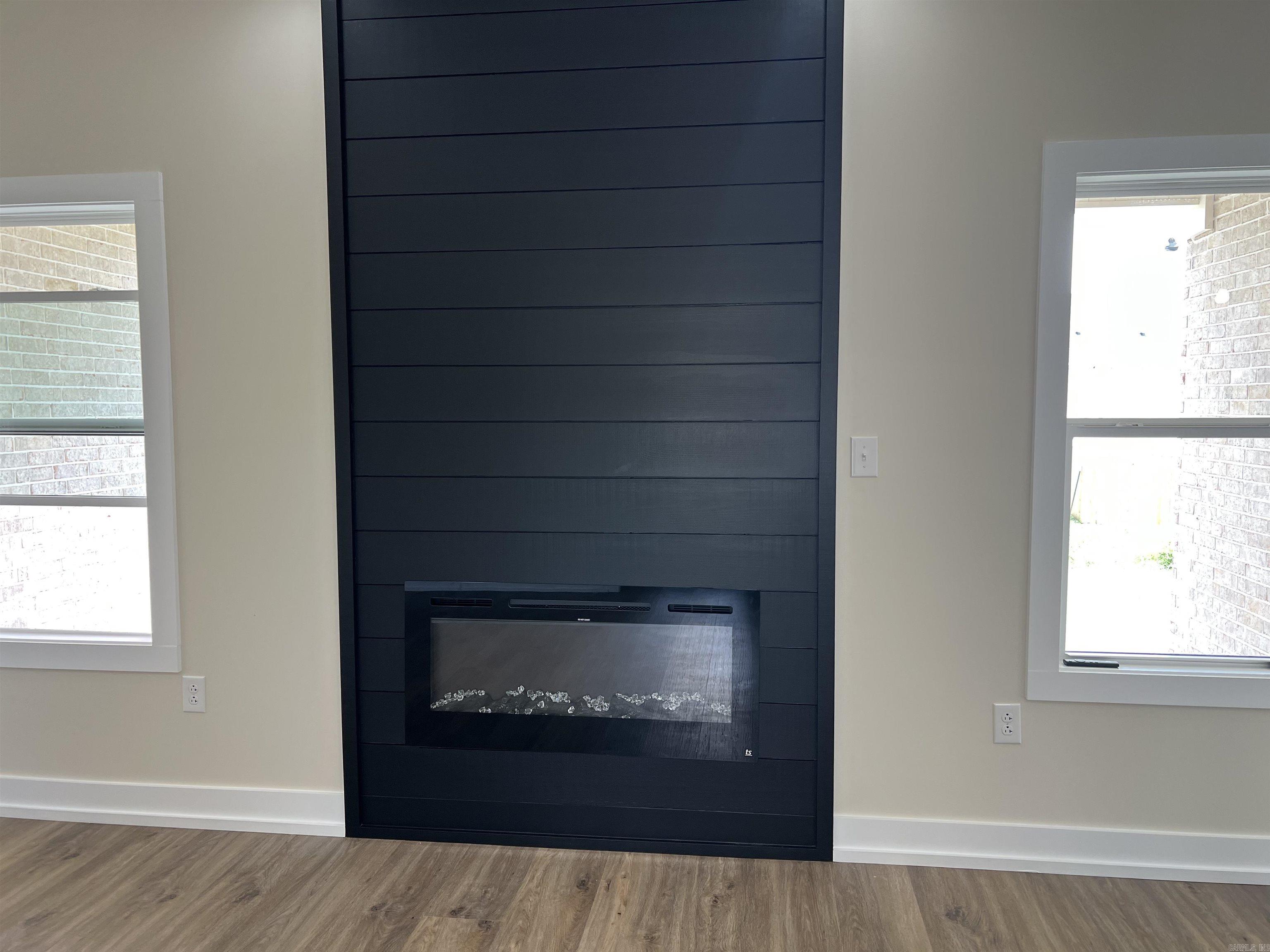 SIERRA HILLS - Residential