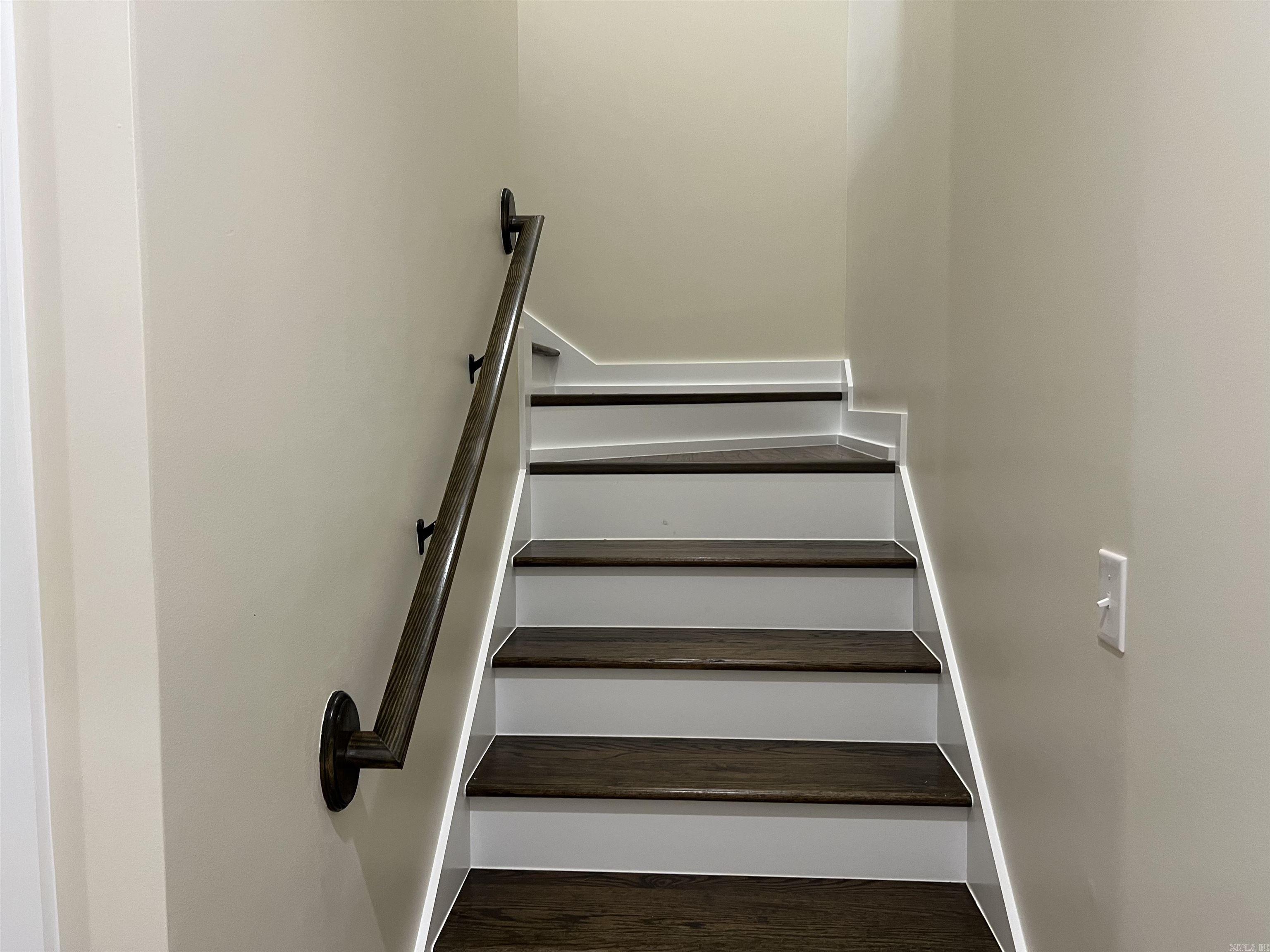 SIERRA HILLS - Residential