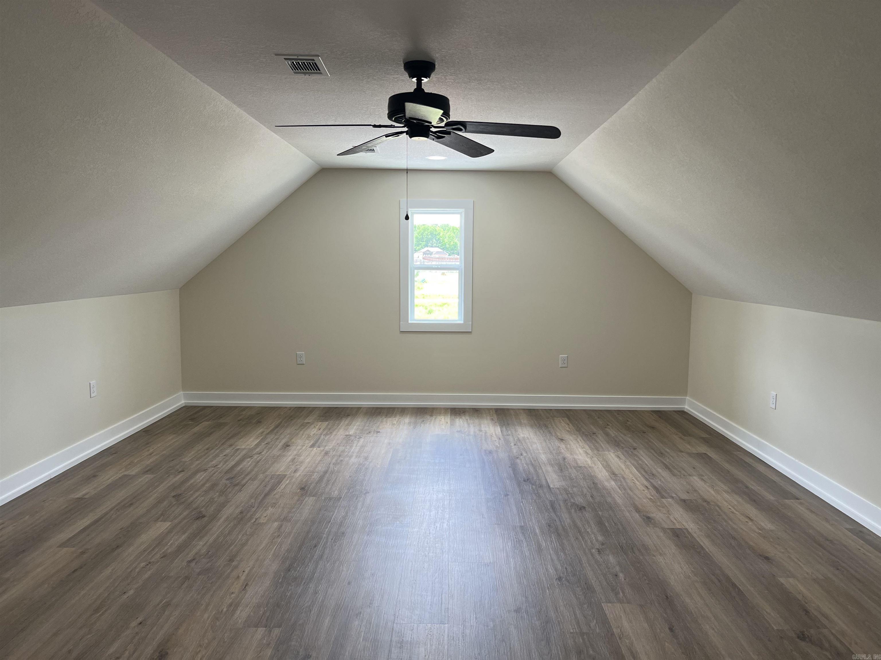 SIERRA HILLS - Residential