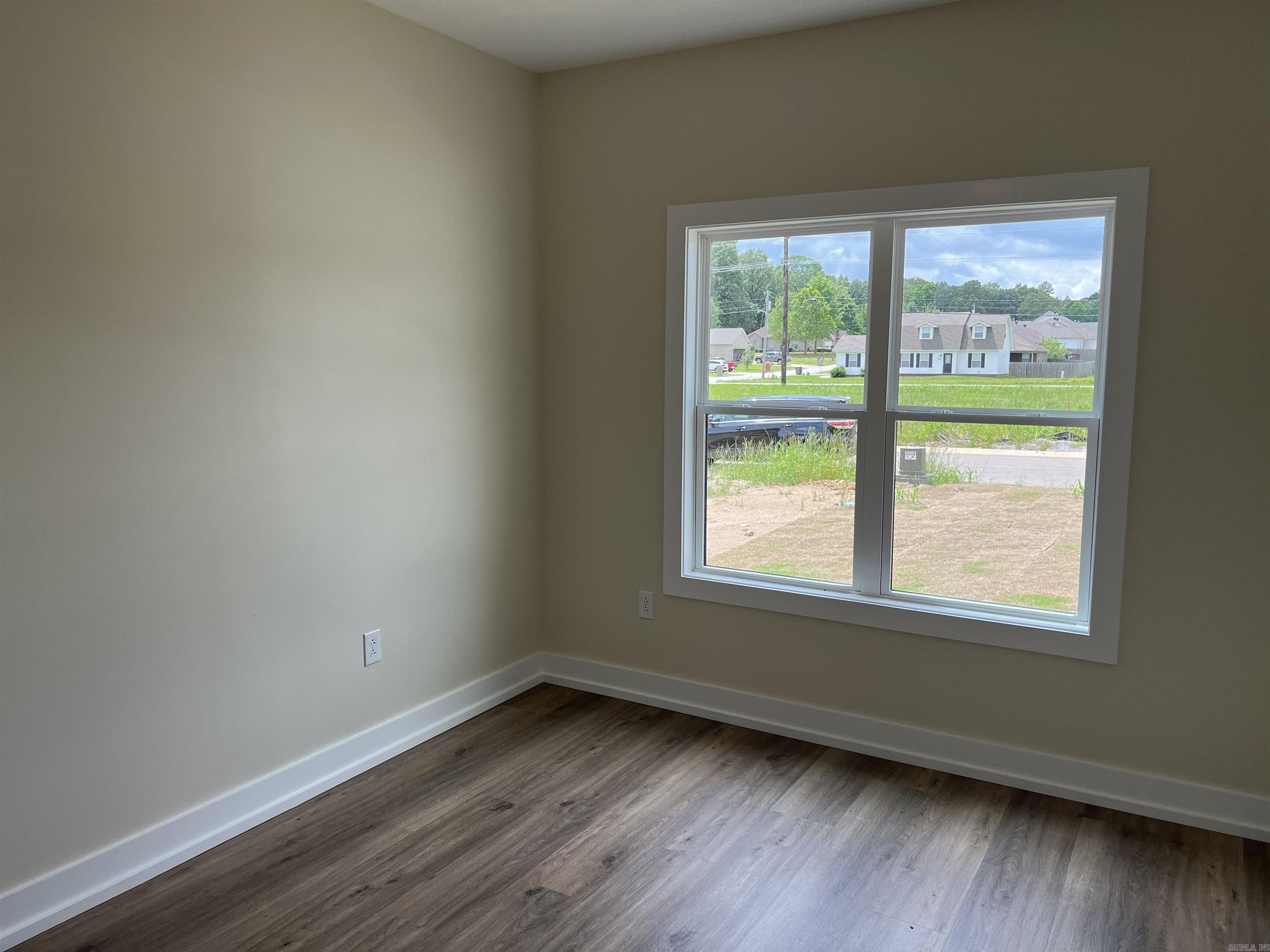 SIERRA HILLS - Residential