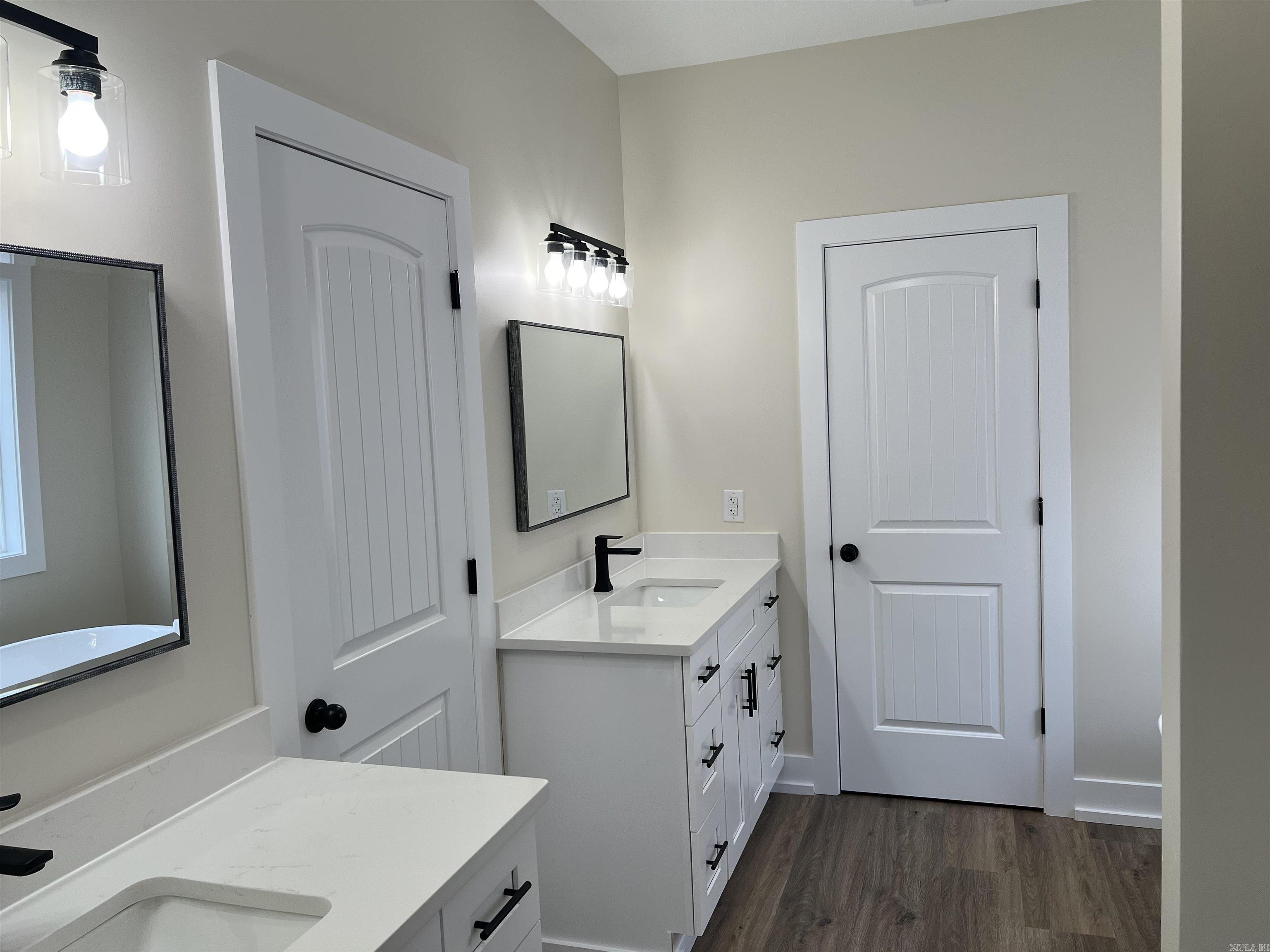 SIERRA HILLS - Residential