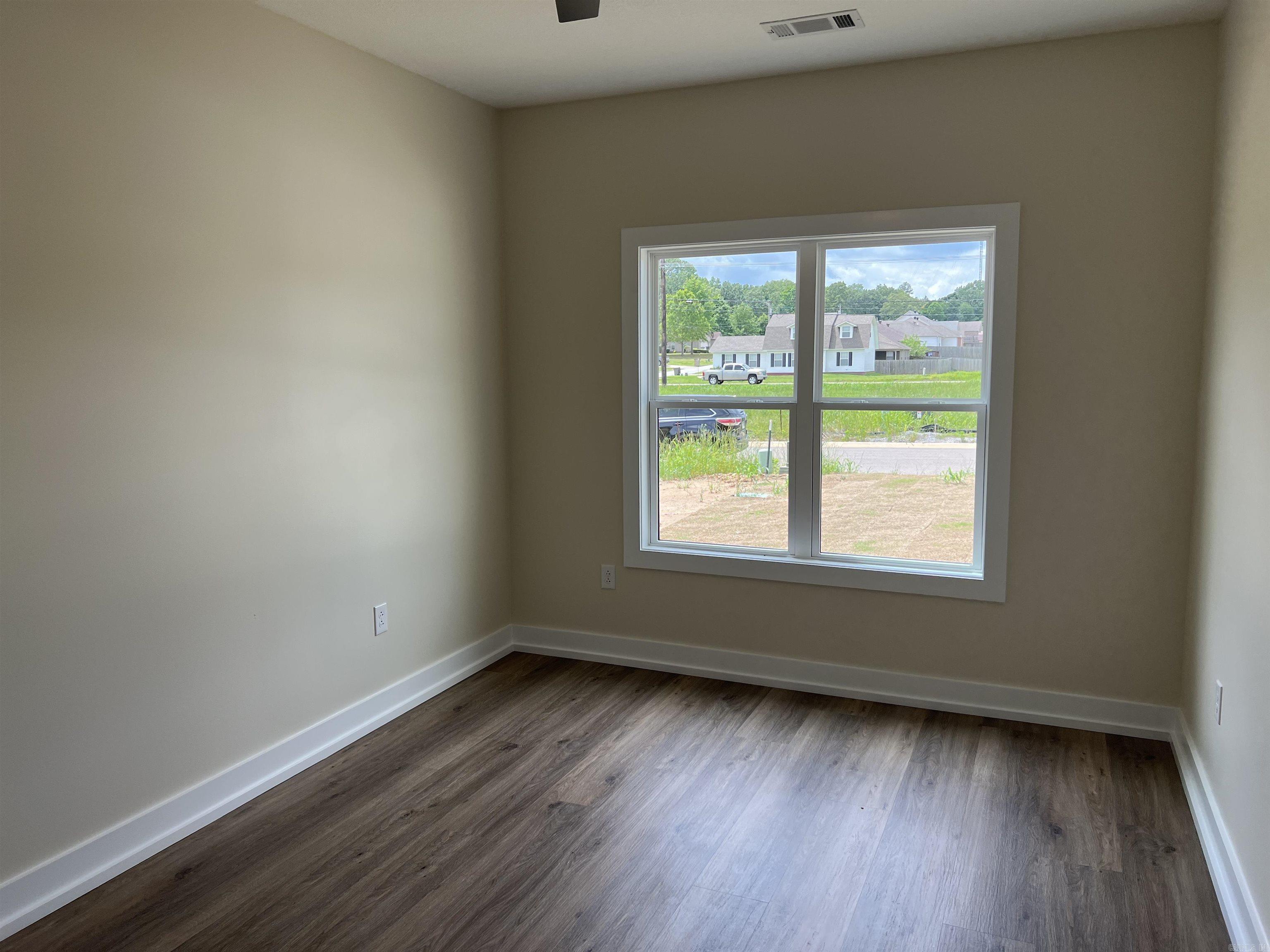 SIERRA HILLS - Residential