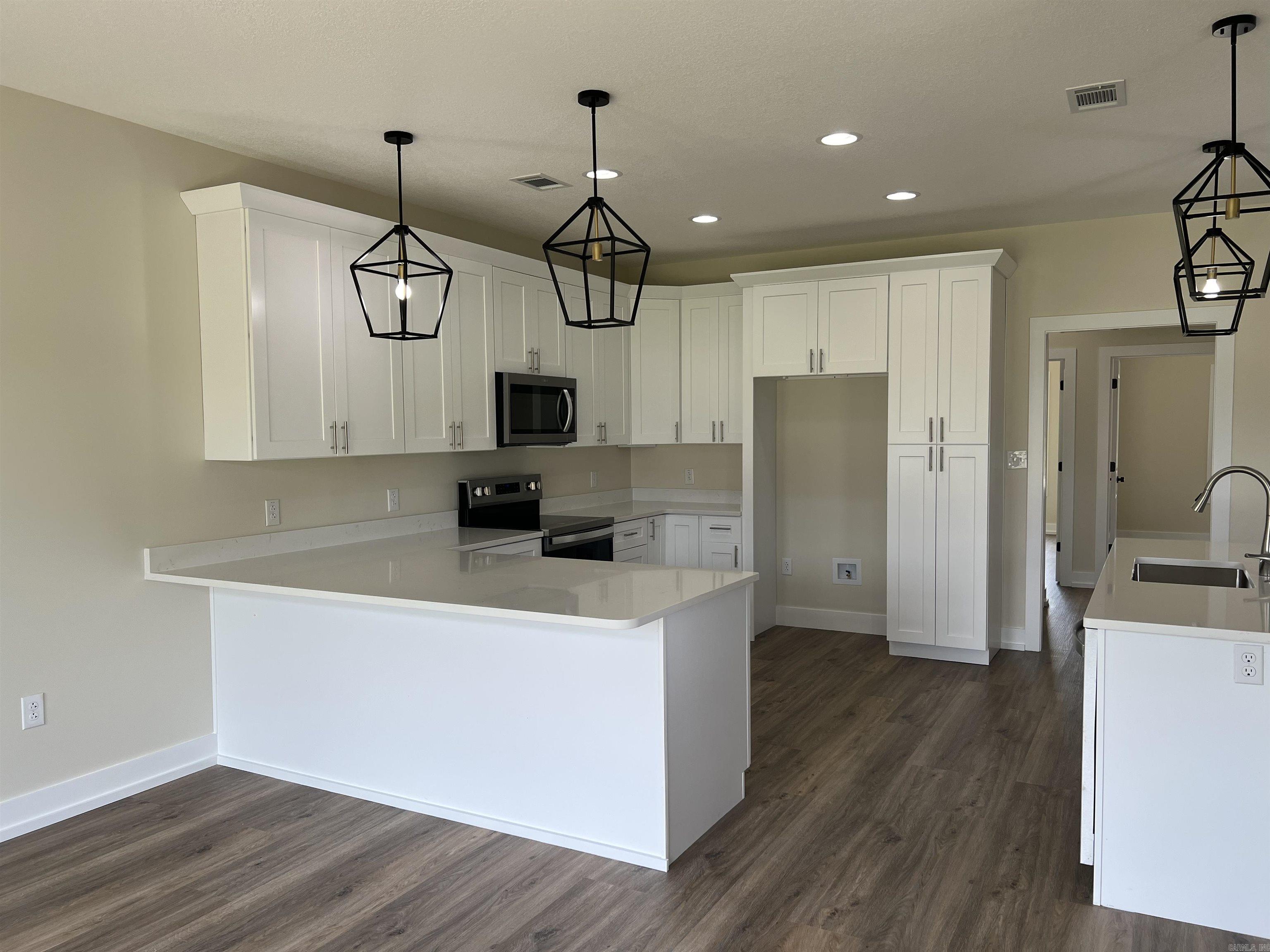 SIERRA HILLS - Residential