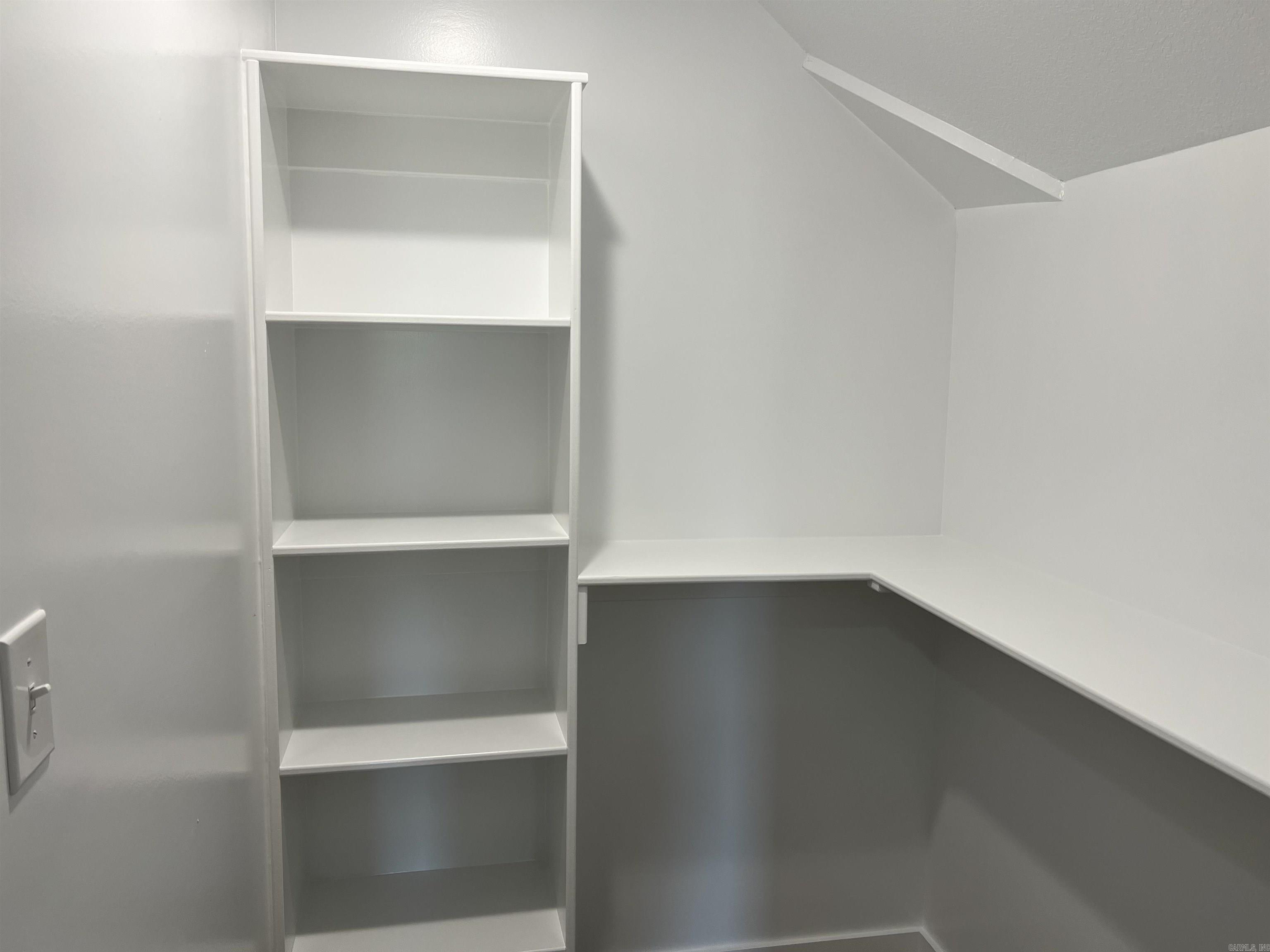 SIERRA HILLS - Residential