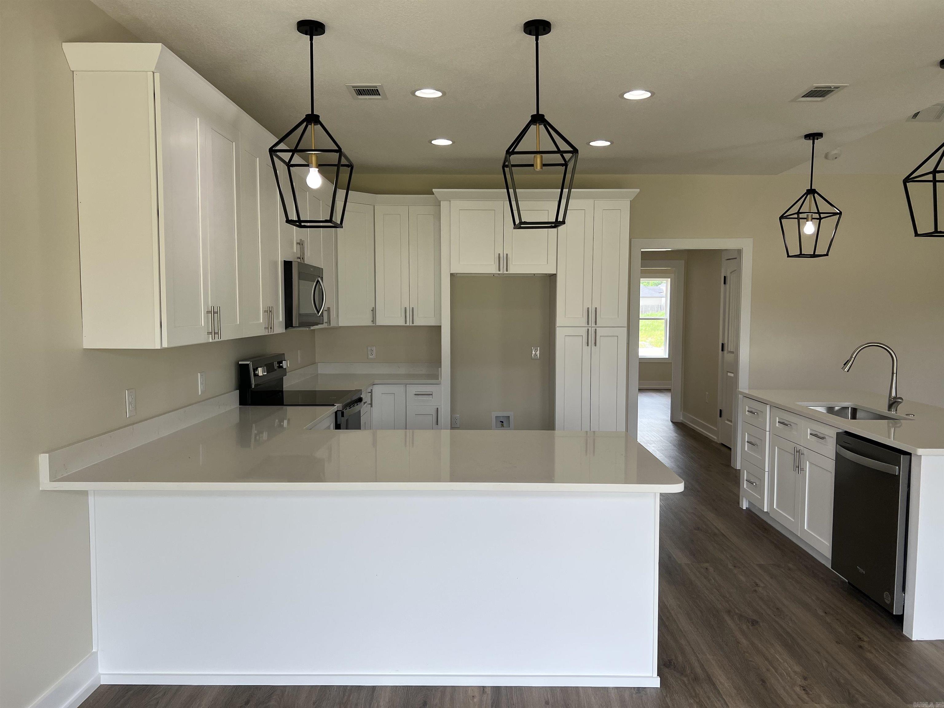 SIERRA HILLS - Residential