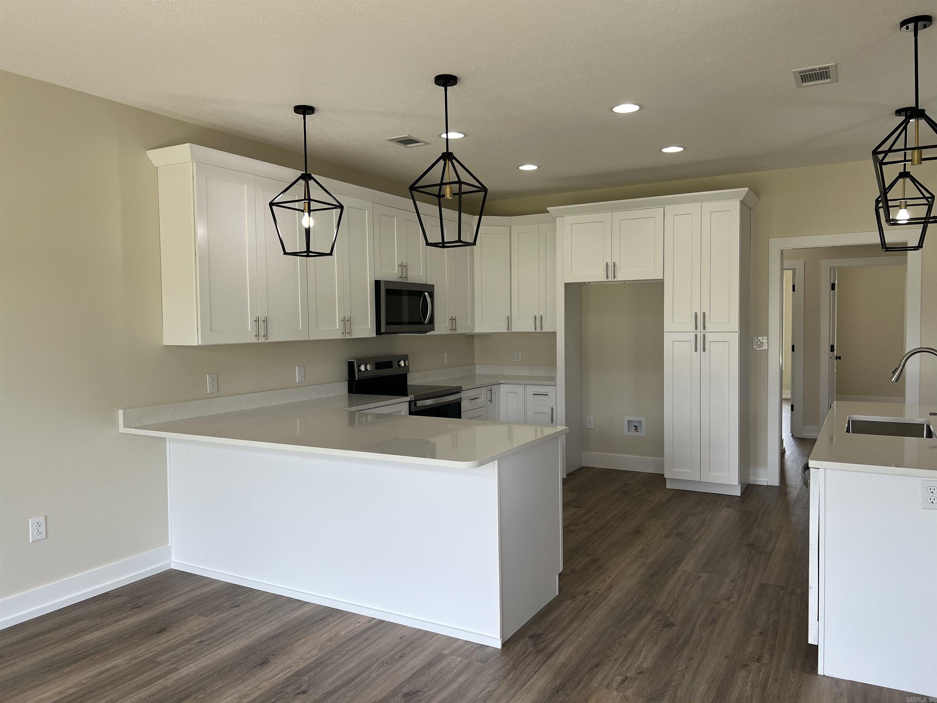 SIERRA HILLS - Residential