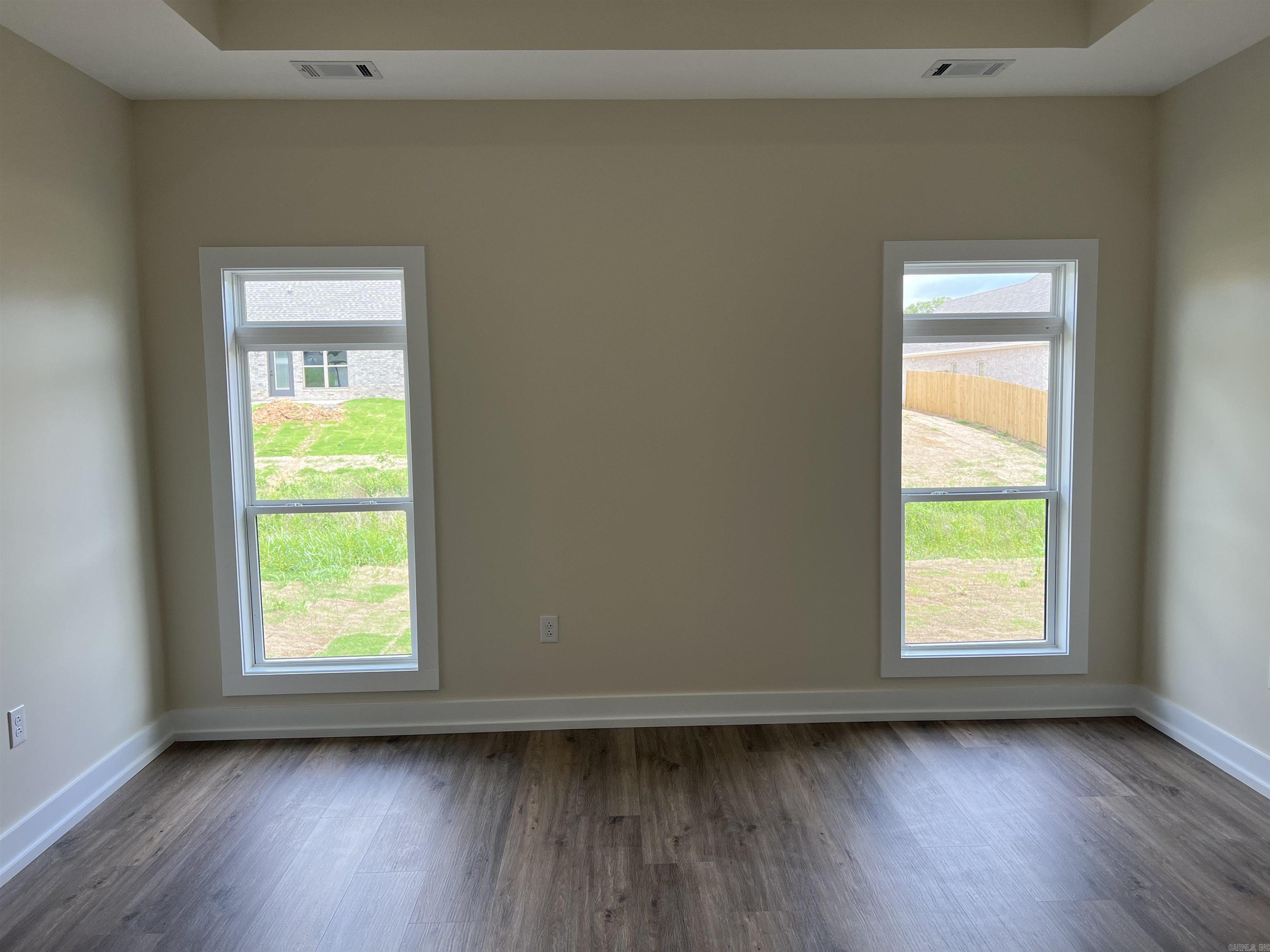 SIERRA HILLS - Residential