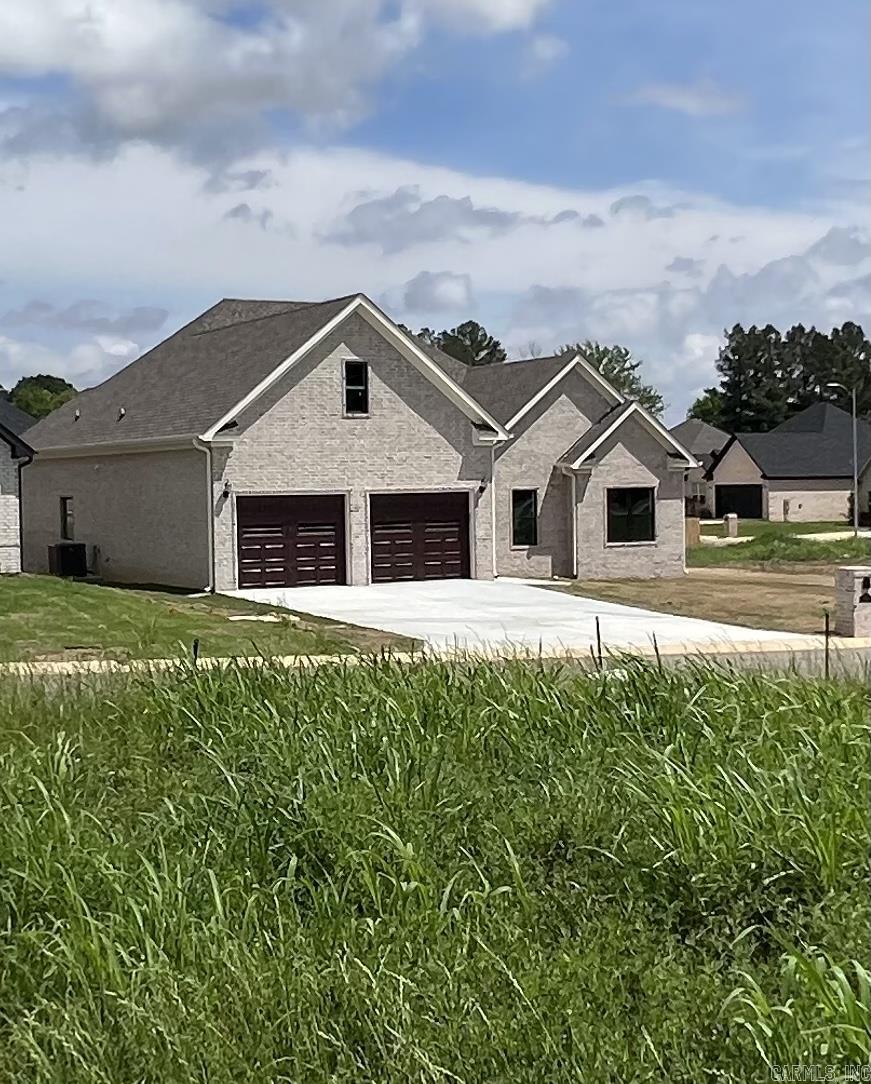 SIERRA HILLS - Residential