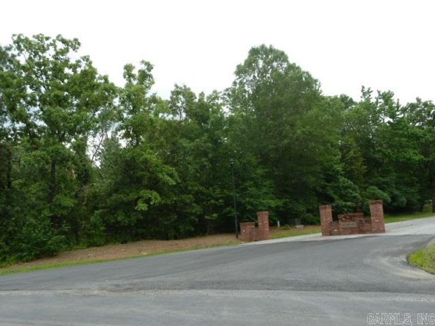 Nice lot to build home on. Easy commuting from this neighborhood.