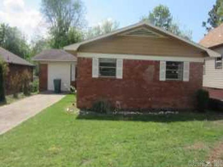 Great investment house,  or first time home buyer. Remodeled in 2023. Many updates include new windows in 2020, new roof in 2022, additional attic insulation in 2020, new hot water heater, stove and dishwasher. Separate laundry room, hardwood floors and large kitchen with lots of cabinets. Very spacious inside, perfect for large families or college roommates with the 4 bedrooms. Long term tenant occupied, ready for new investor. Please must have 24 hour notice to show. Agents see agent remarks.