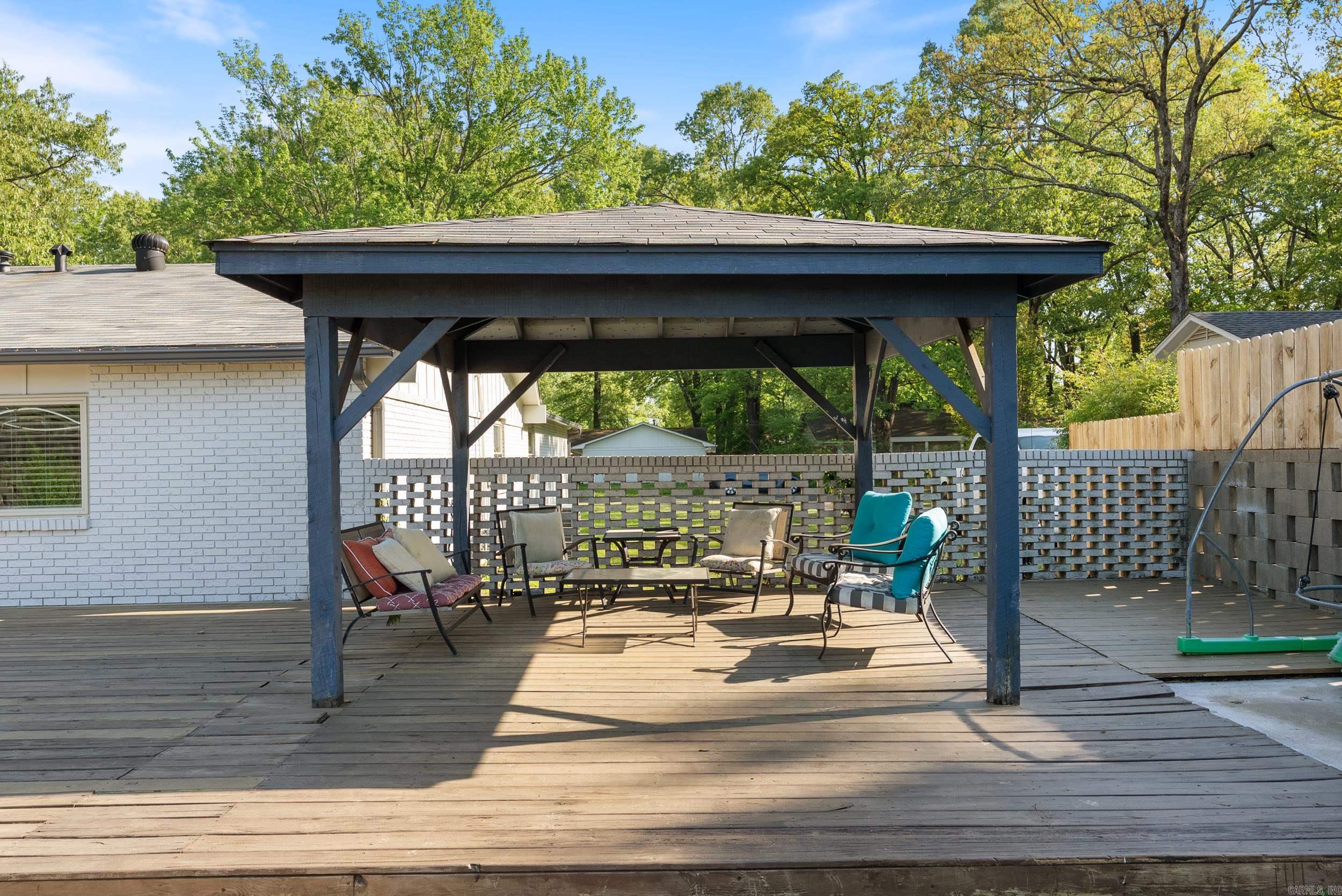 WEST GATE - Residential