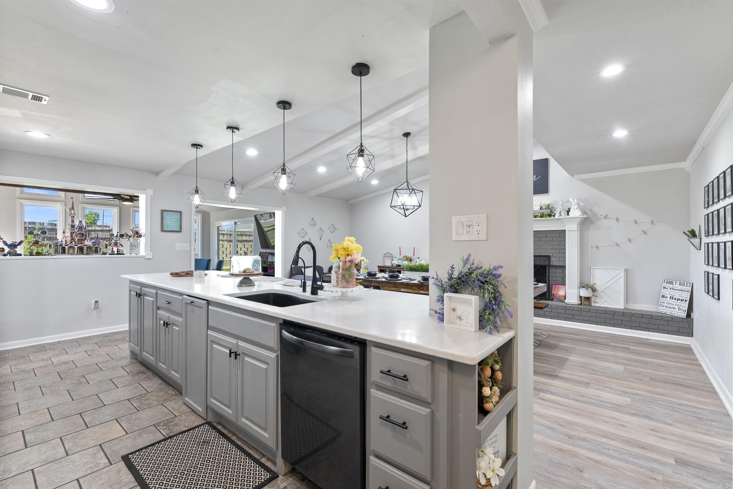 WEST GATE - Residential