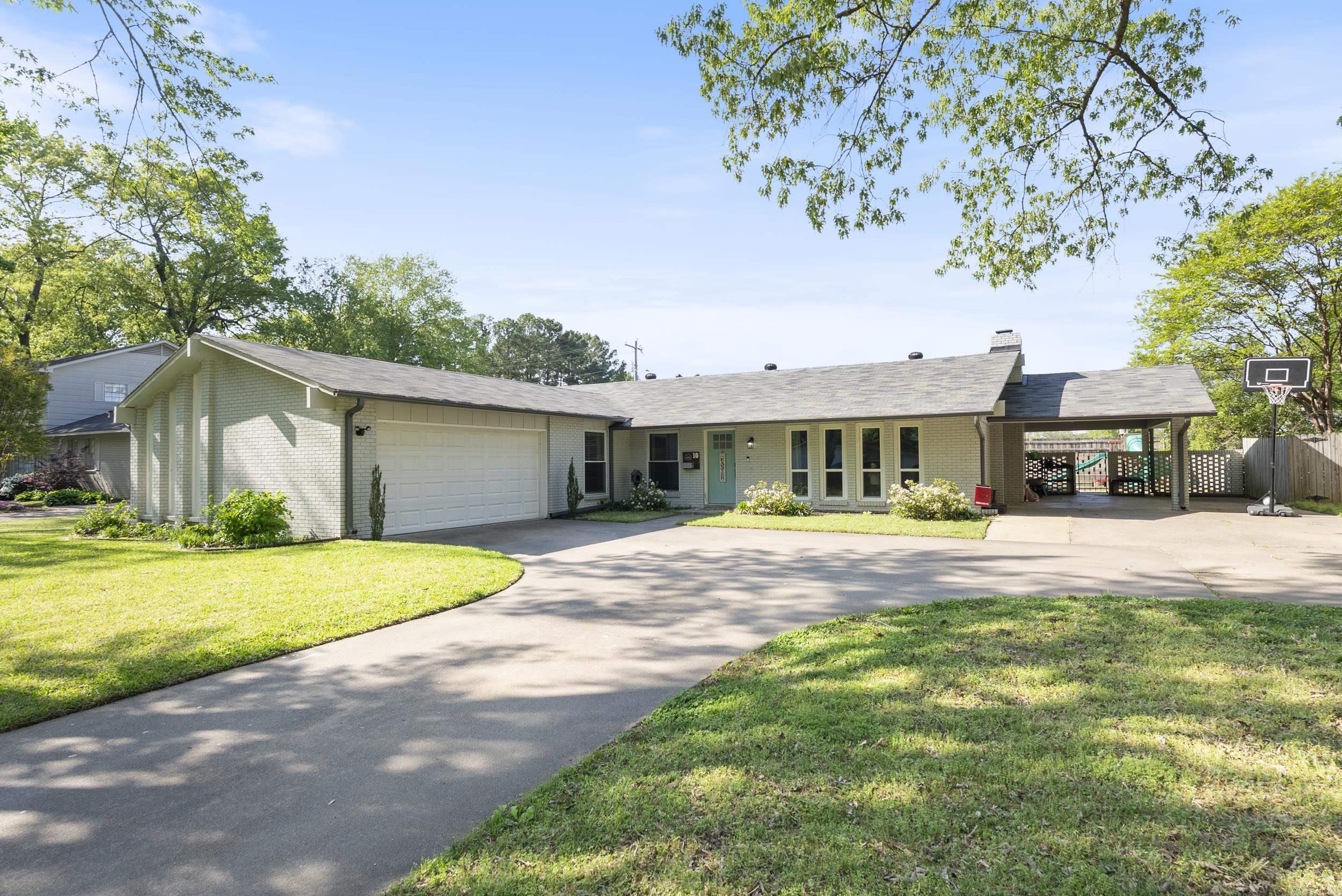 WEST GATE - Residential