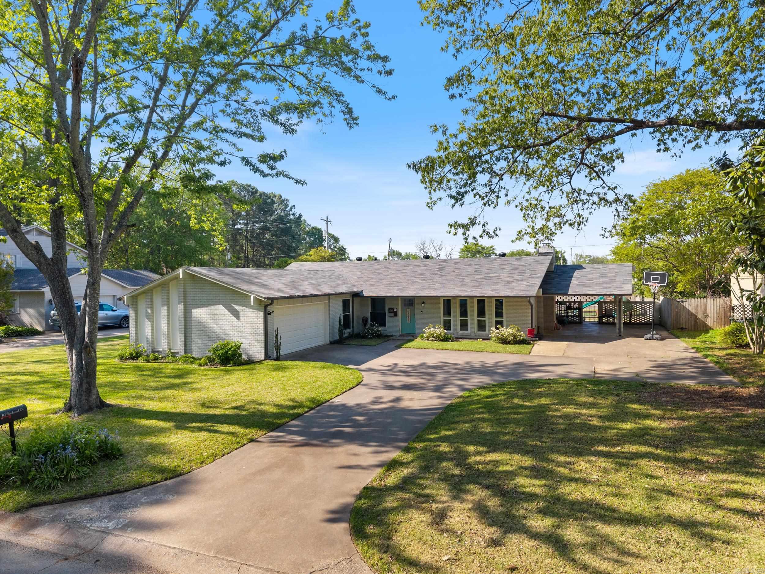 WEST GATE - Residential