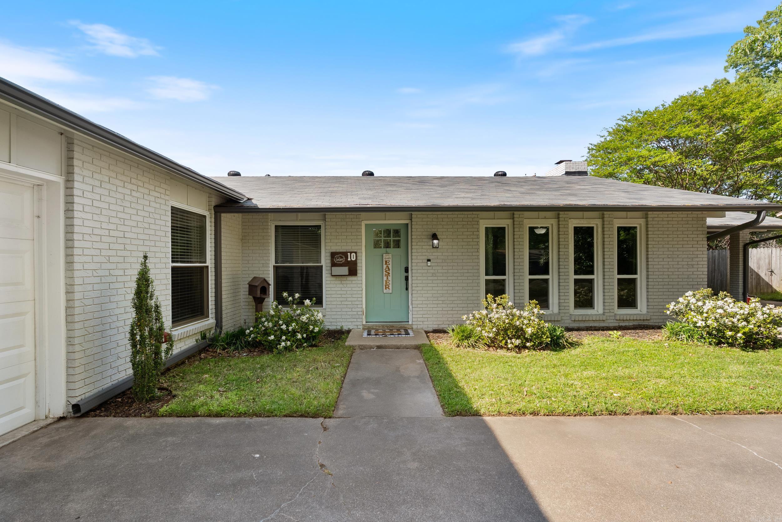 WEST GATE - Residential