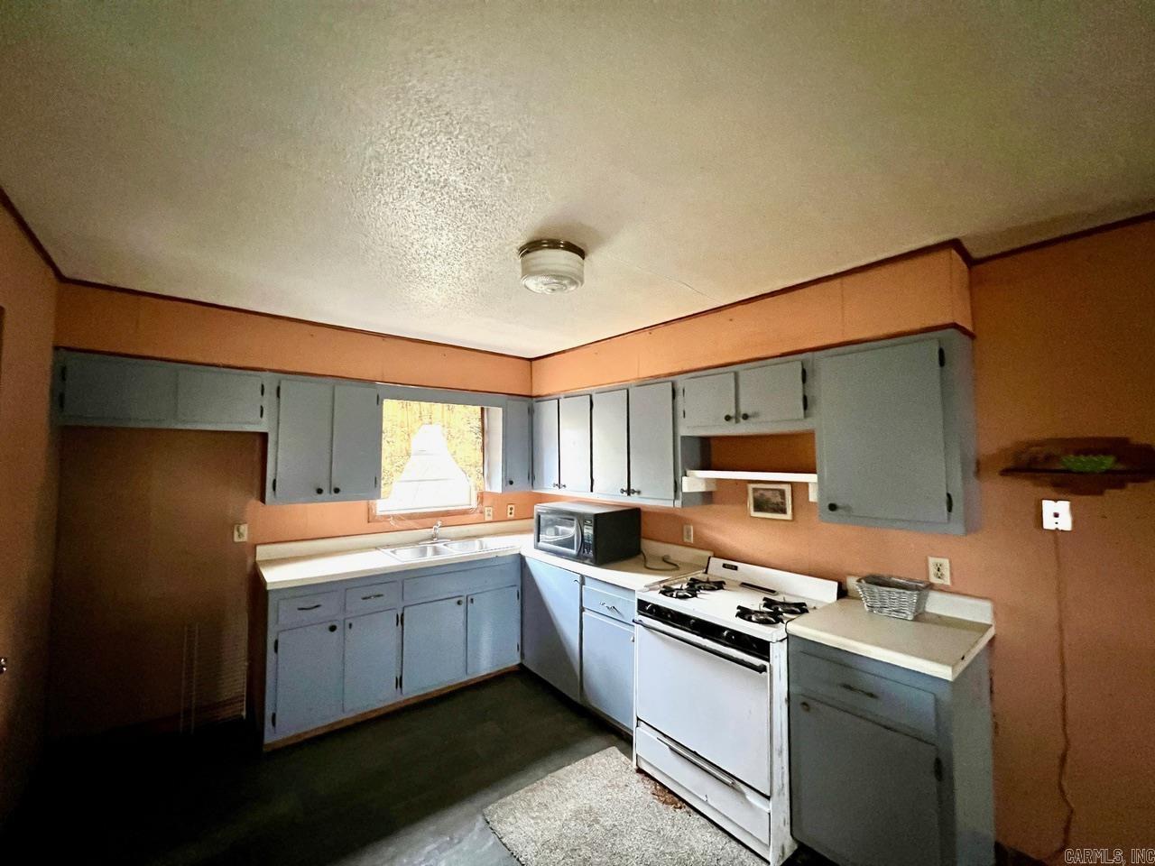 SUNSET HILLS - Residential Income