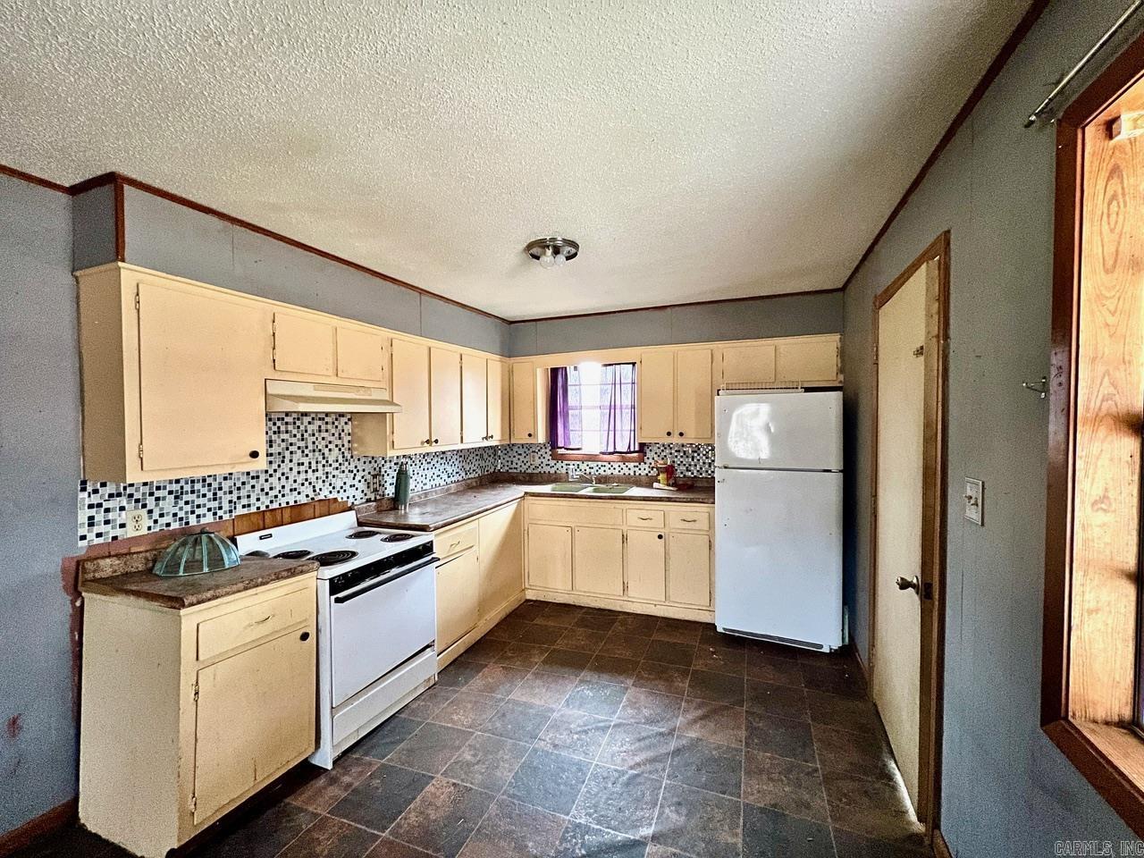 SUNSET HILLS - Residential Income