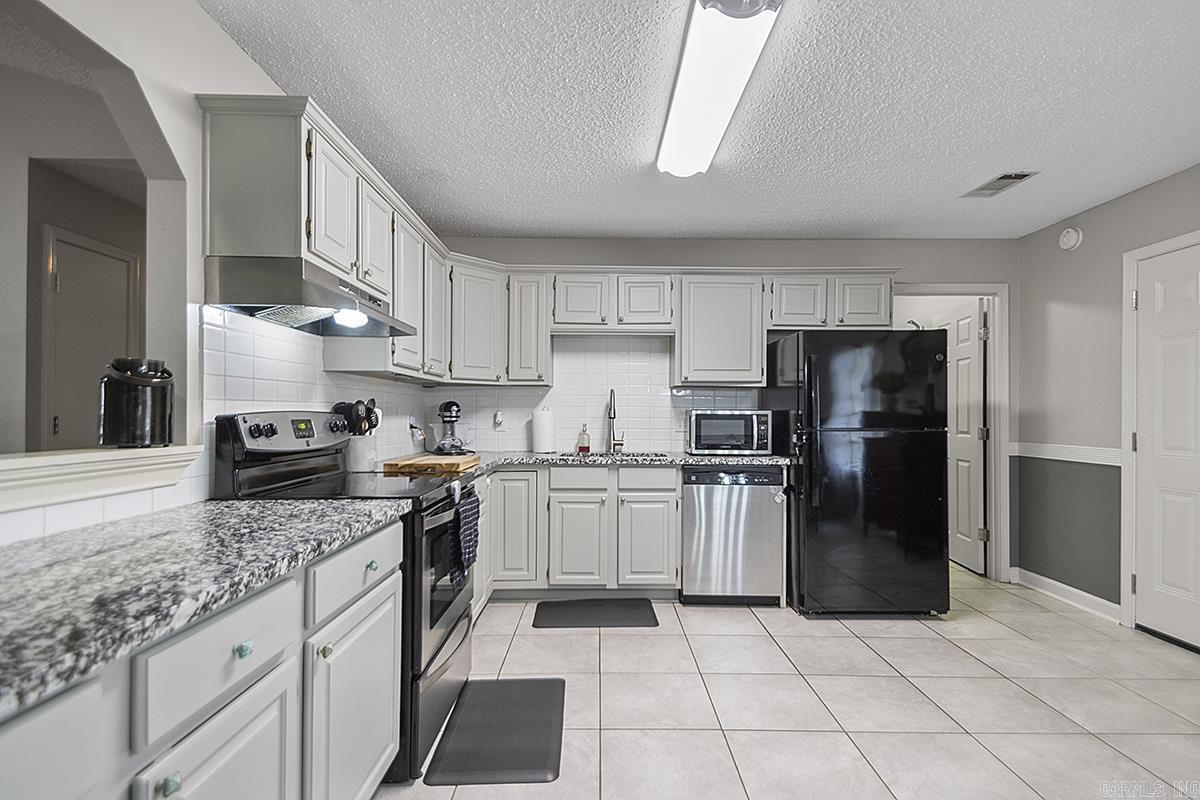 LYNNWOOD ACRES - Residential