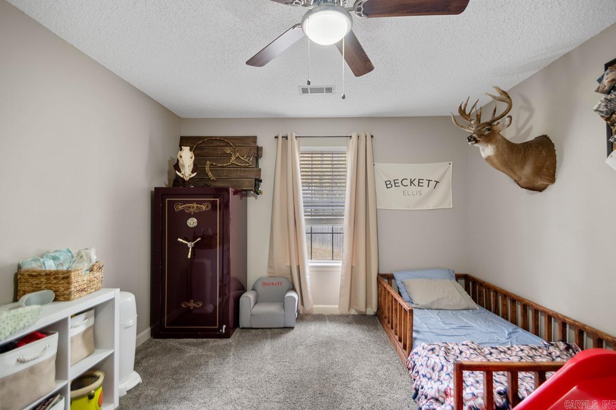 LYNNWOOD ACRES - Residential