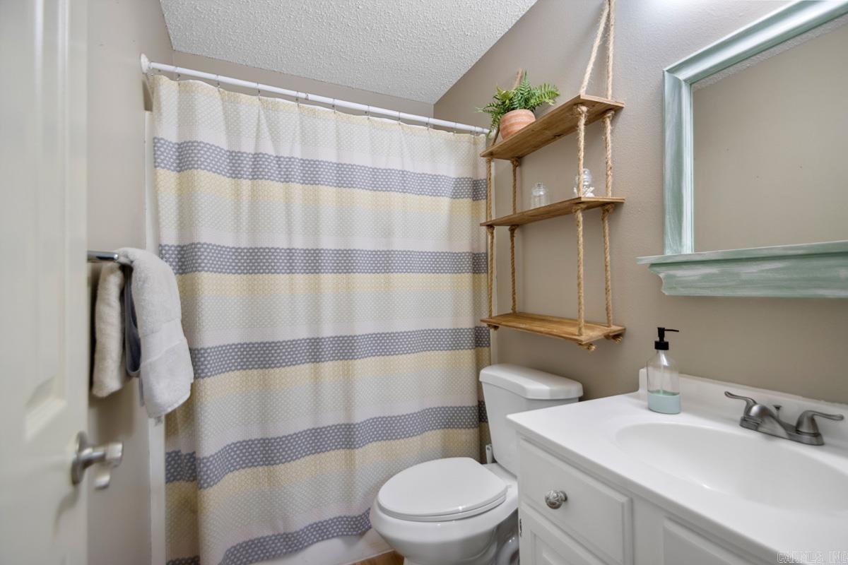 LYNNWOOD ACRES - Residential