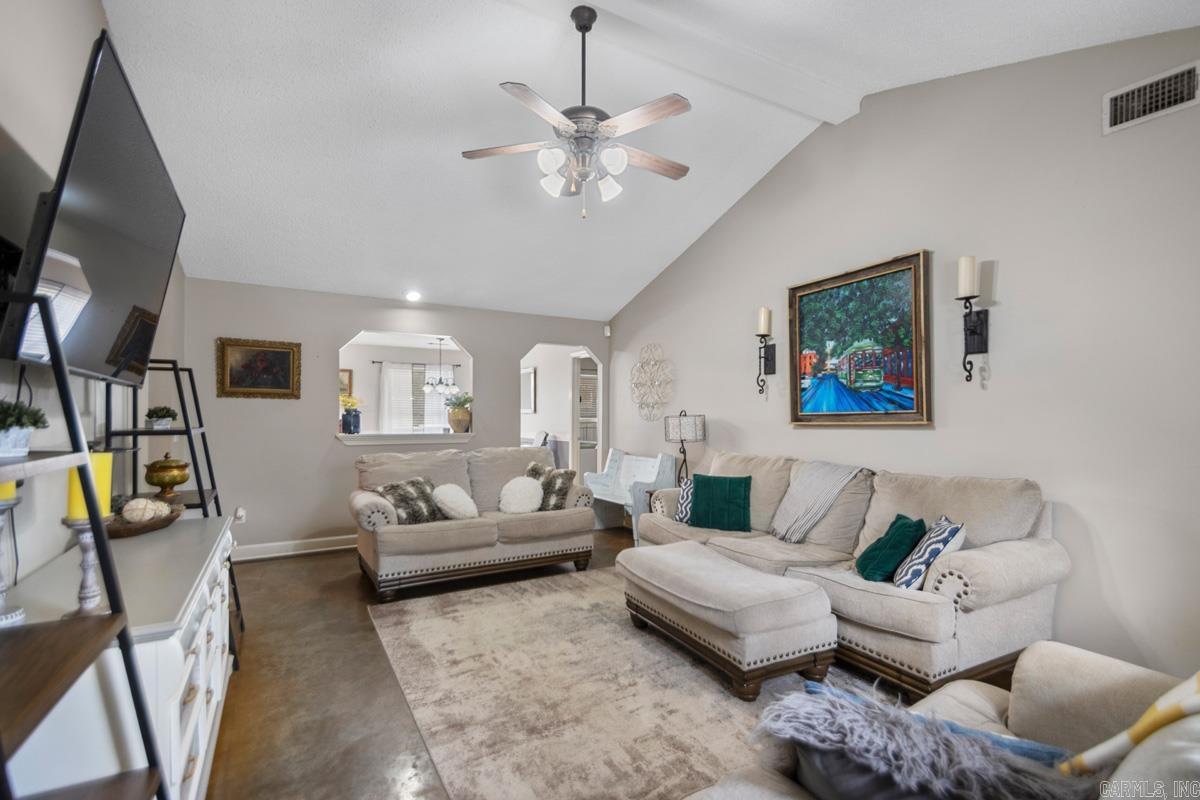 LYNNWOOD ACRES - Residential