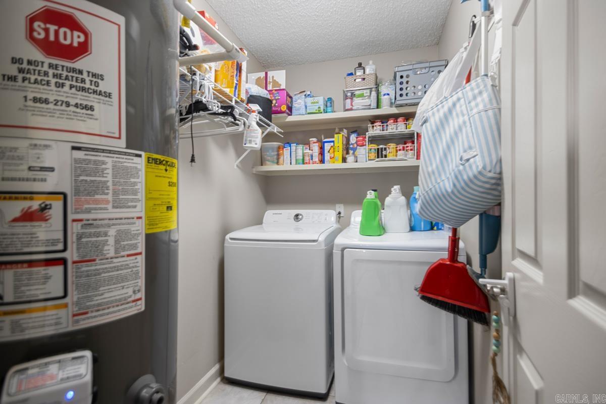 LYNNWOOD ACRES - Residential