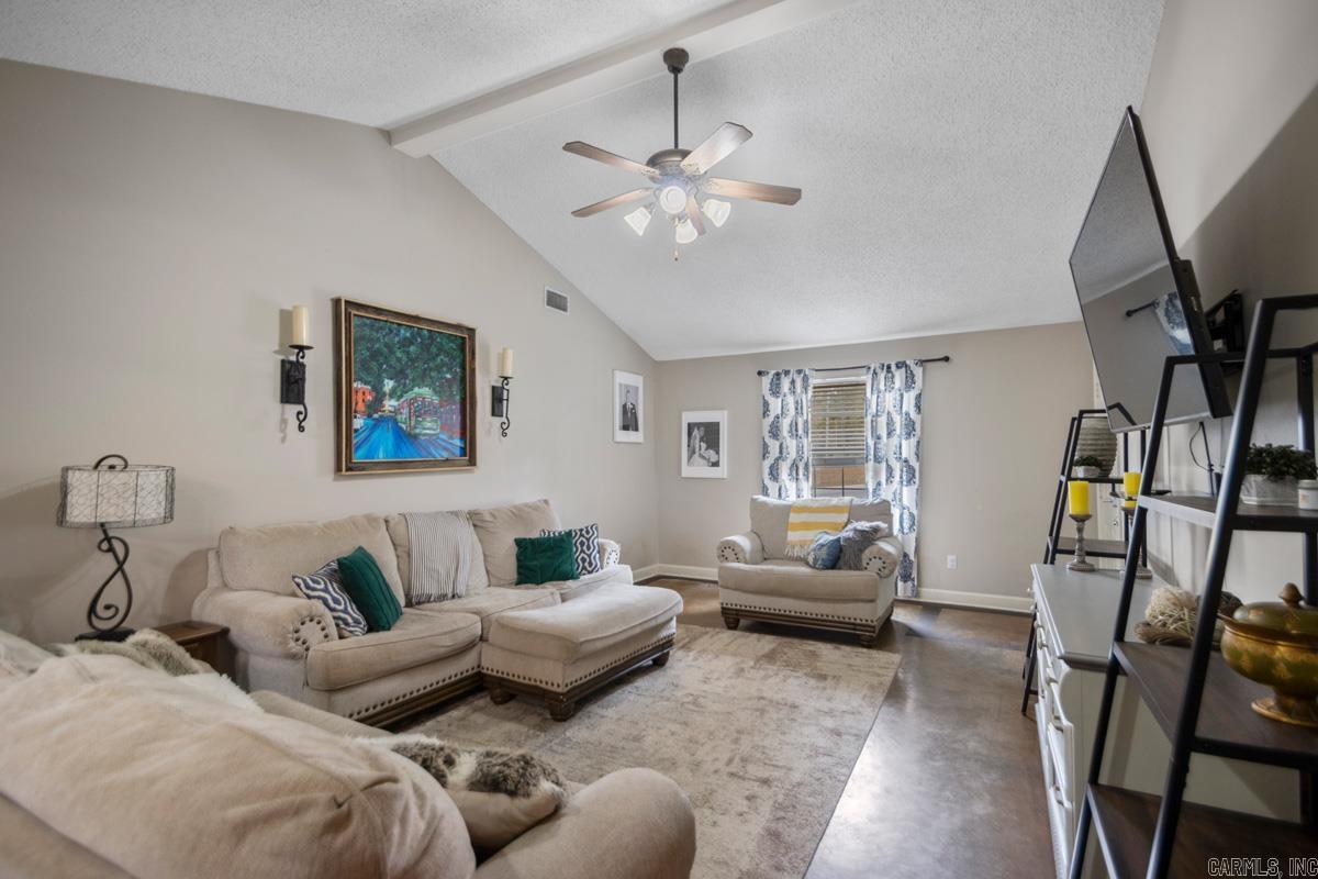 LYNNWOOD ACRES - Residential