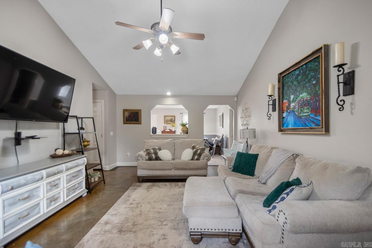 LYNNWOOD ACRES - Residential