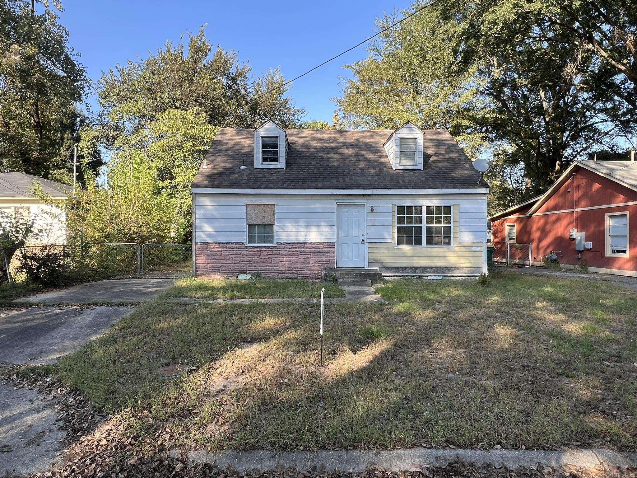 Great investment property with 3BR 2BTH, Needs TLC! The property to be sold as is, where is, with all faults. Buyer shall be responsible for having the utilities turned on if Buyer chooses to have inspection. No disclosure form is available from seller regarding the condition of the property. Conveyance of the property to be by way of Special Warranty Deed. Agents see remarks.