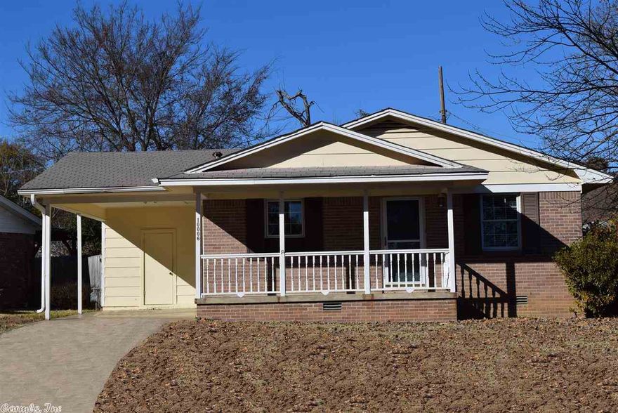 Very nice brick & frame home on a quiet street in established Ellis Acres neighborhood. Perfect first home! Fresh neutral interior paint throughout, lovely hardwoods, 2" blinds cover insulated thermopane windows.  Kitchen has new fixtures, breakfast bar, white GE appliances, stainless steel dbl sink, pantry, and neutral vinyl flooring, PLUS: refrigerator stays. Roomy eat-in area. 3 bedrooms, 1.5 baths. Ceiling fans (3). Separate laundry room. Patio and level backyard.