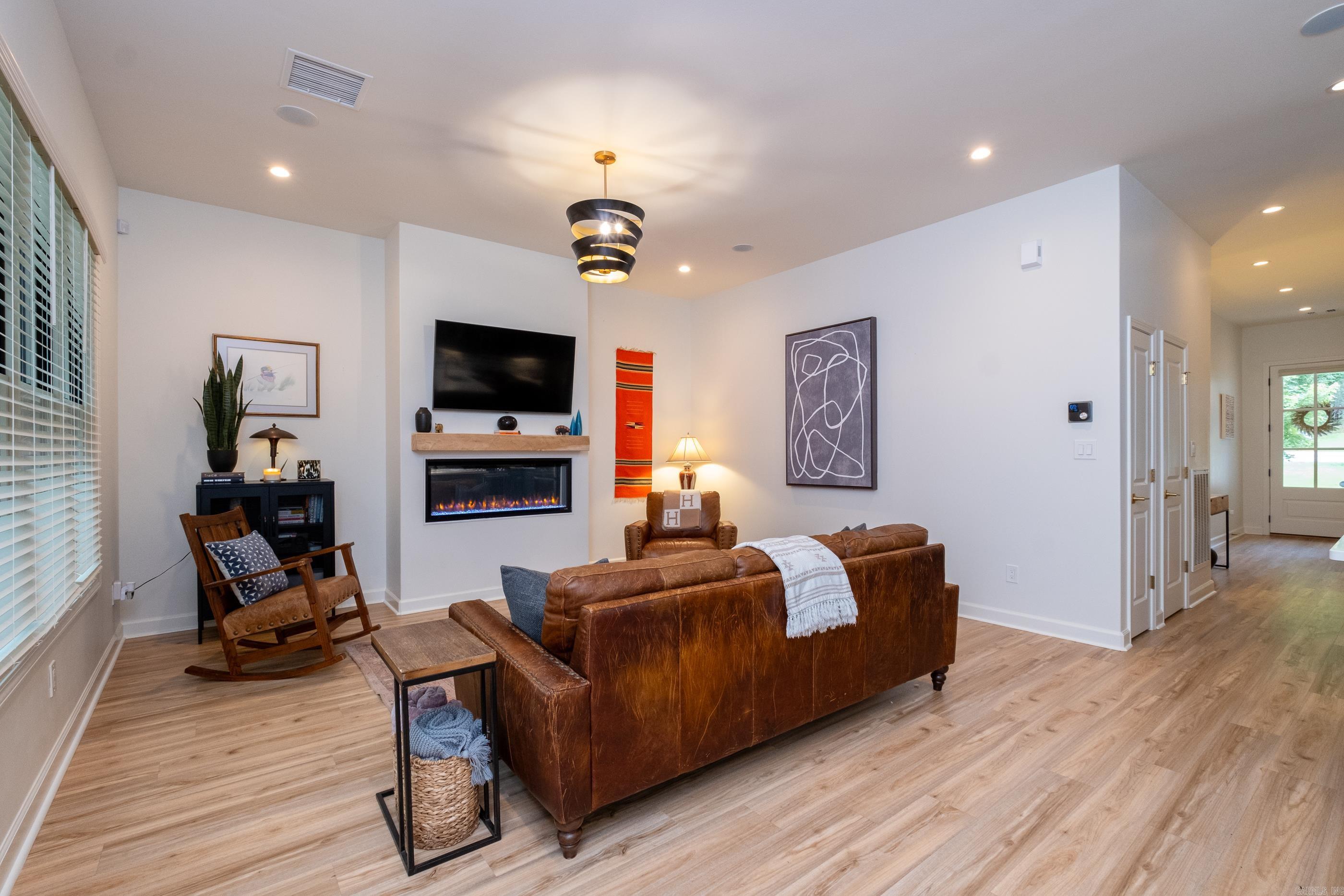 GIBRALTER HGTS - Residential