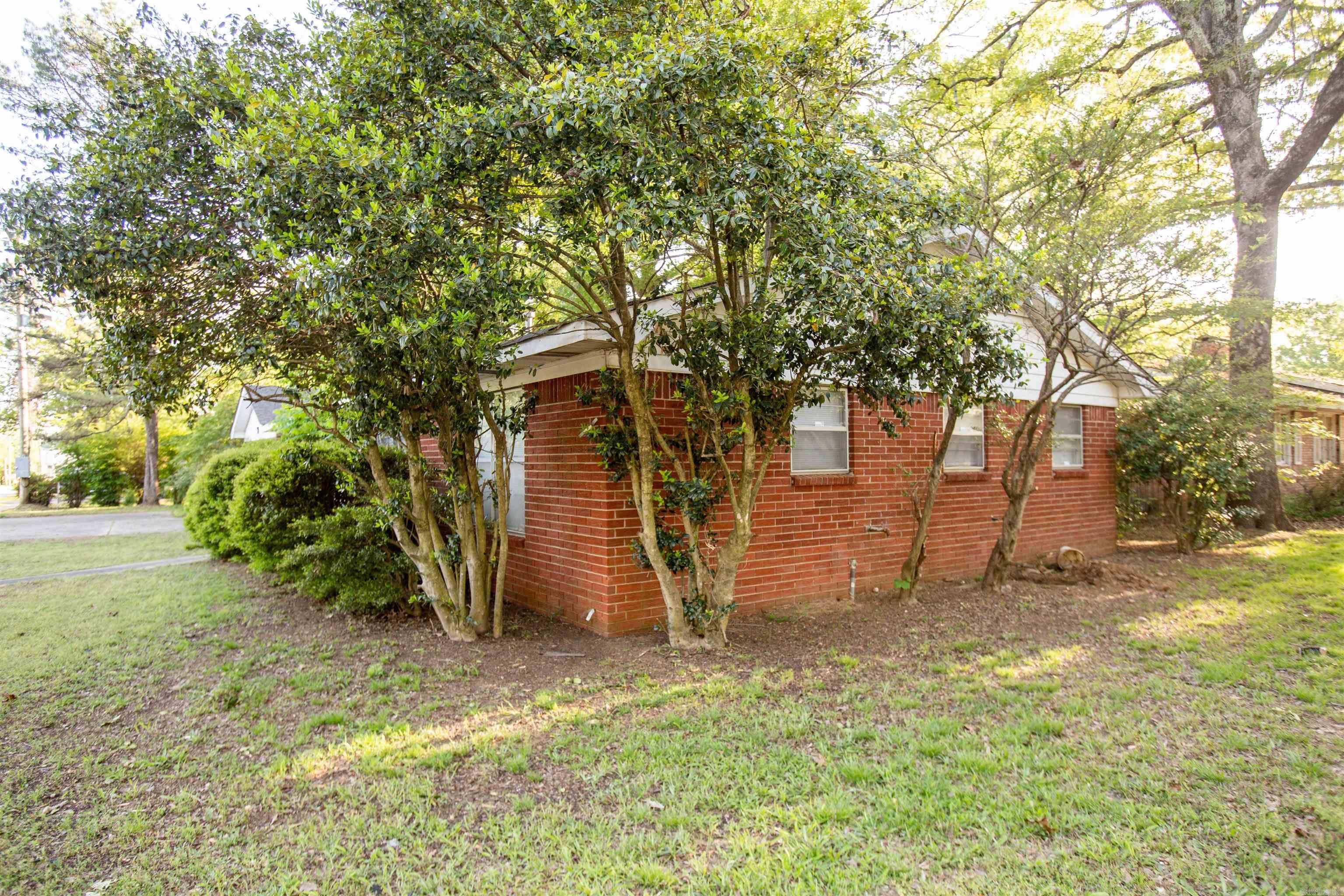 Markham Manor - Residential Lease