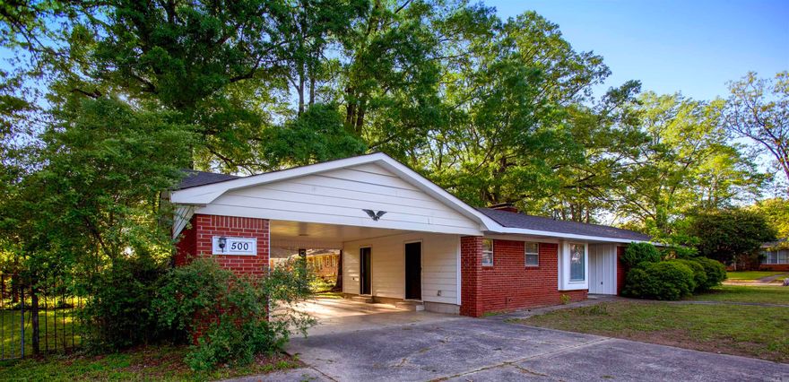 MOVE IN SPECIAL! HALF OFF FIRST MONTH’S RENT AND A FREE 50’’ SMART TV!  Completely remodeled 3BD/2BA in Little Rock that is waiting for you to call home. Plenty of parking options and a carport. New paint and flooring throughout. Granite countertops in the kitchen and bathrooms. This property is managed by Hoffman Team so beware of scammers - we will never ask you to Cashapp us money. The lease for this property is for 18 months to 2 years with a 3% increase after the first year. Income must be 3x the amount of rent. Deposit, first month’s rent, and the $50 administration fee due before move in. This property does not accept section 8.