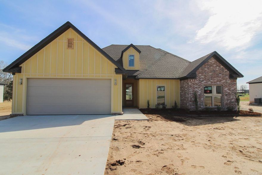 Cutest new construction home in Vilonia! Brush nickel finishes, luxury tile throughout with LVP in the main areas, custom trim work, tons of natural light. Don't miss the chance to call it home! Will be completed by end of March.